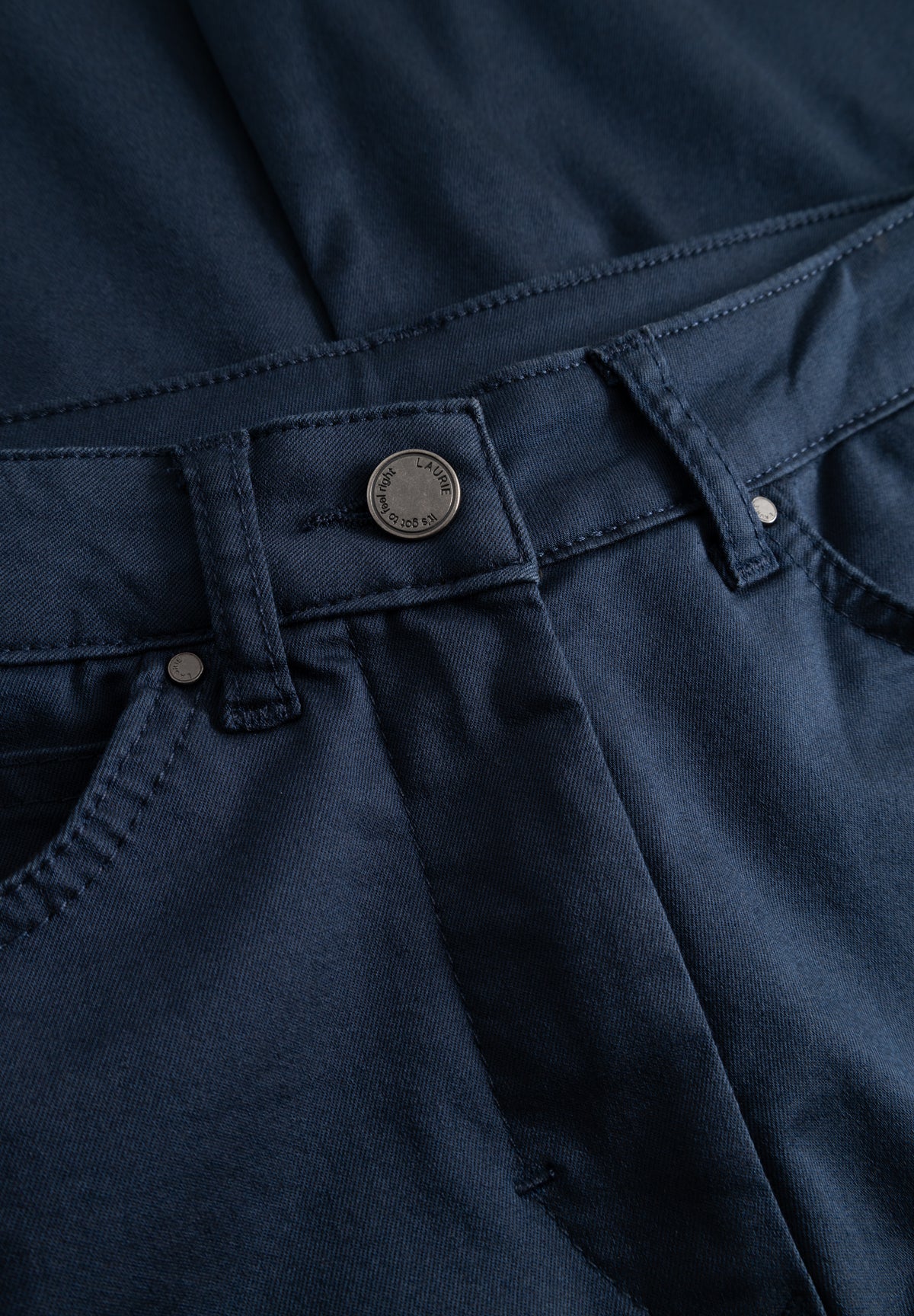LAURIE Amelia Straight - Medium Length Straight 49000 Navy