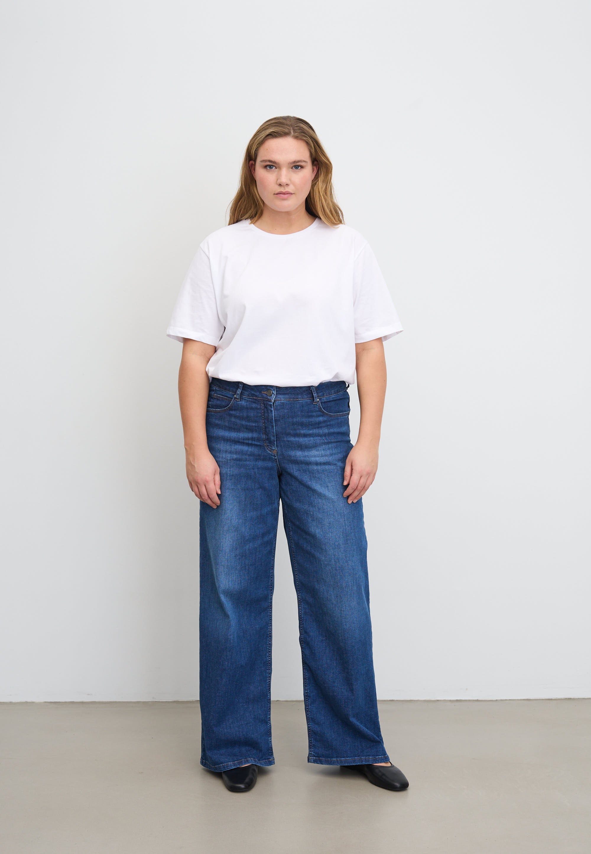 LAURIE Carol Loose - Medium Length Loose 49399 Washed Blue Denim