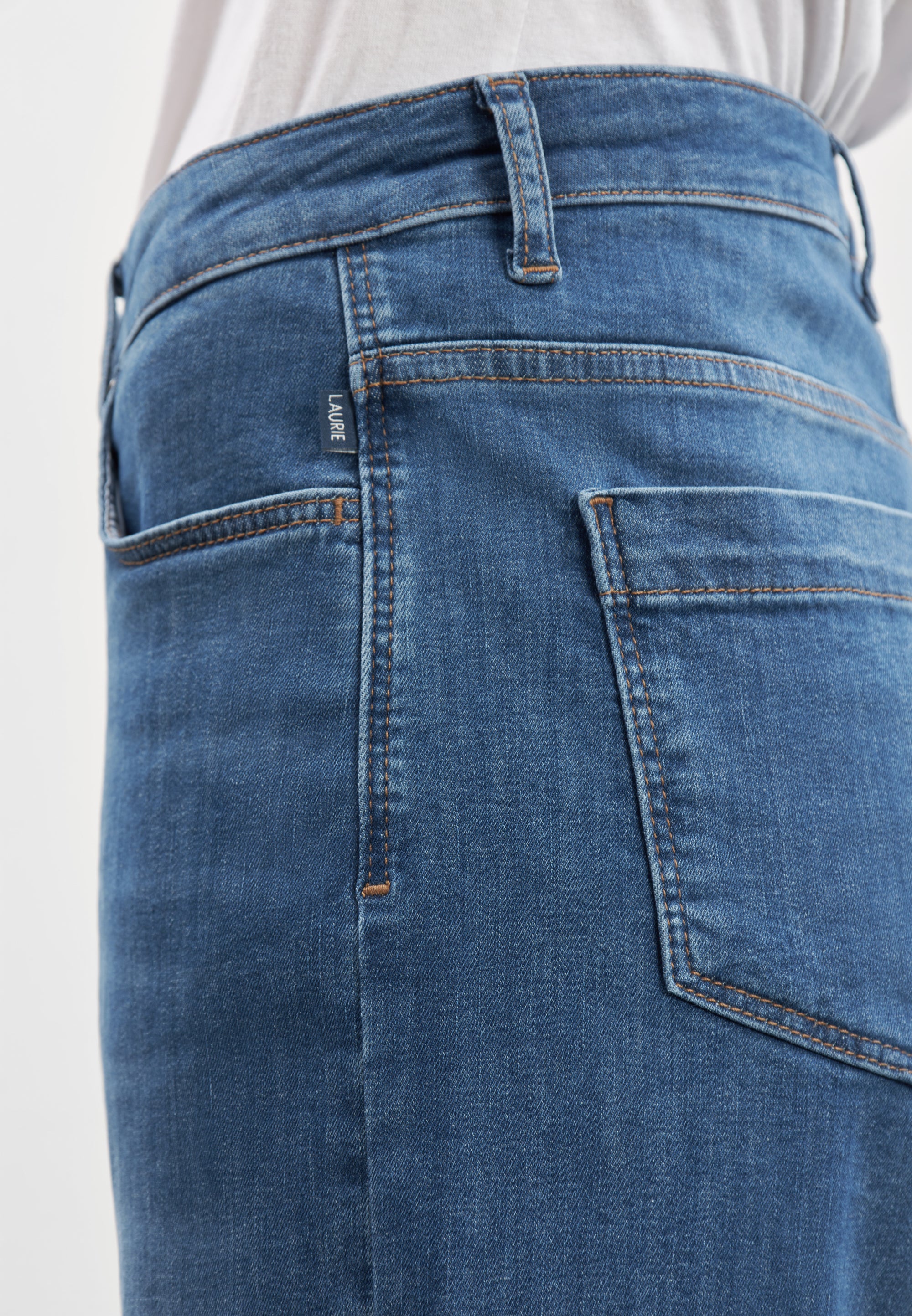 LAURIE Carol Loose Shorts Trousers LOOSE 49399 Washed Blue Denim