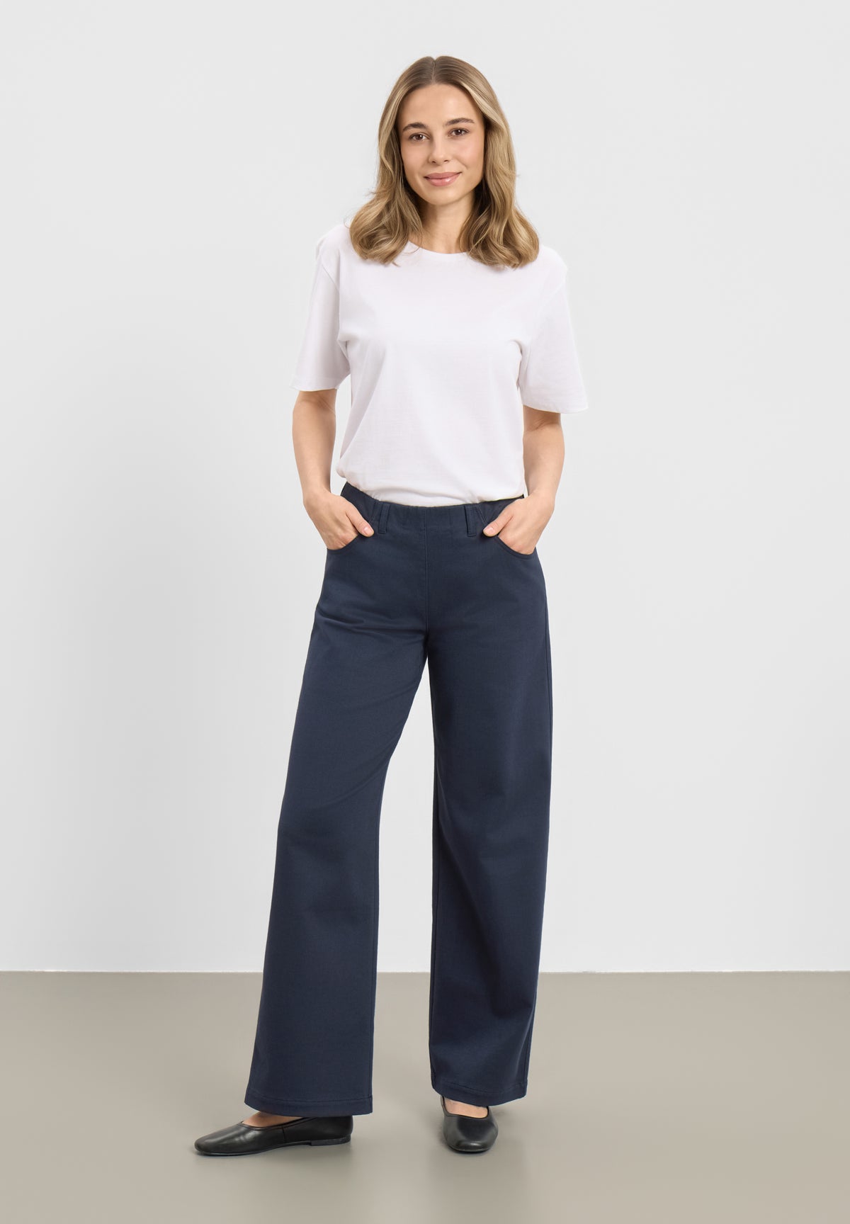 LAURIE Donna Loose - Medium Length Loose 49000 Navy