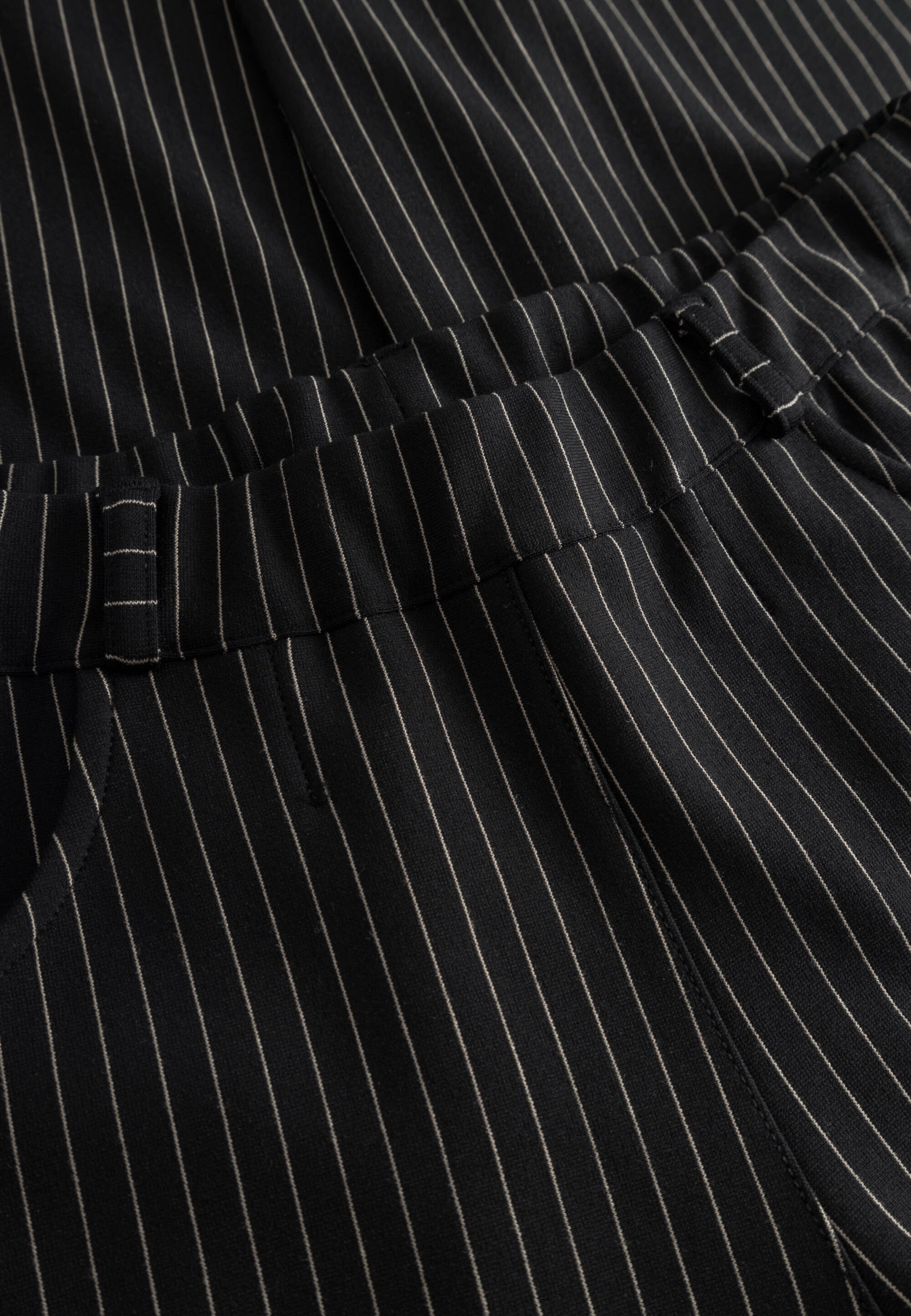 LAURIE Donna Loose Jersey - Medium Length Loose Black Stripe