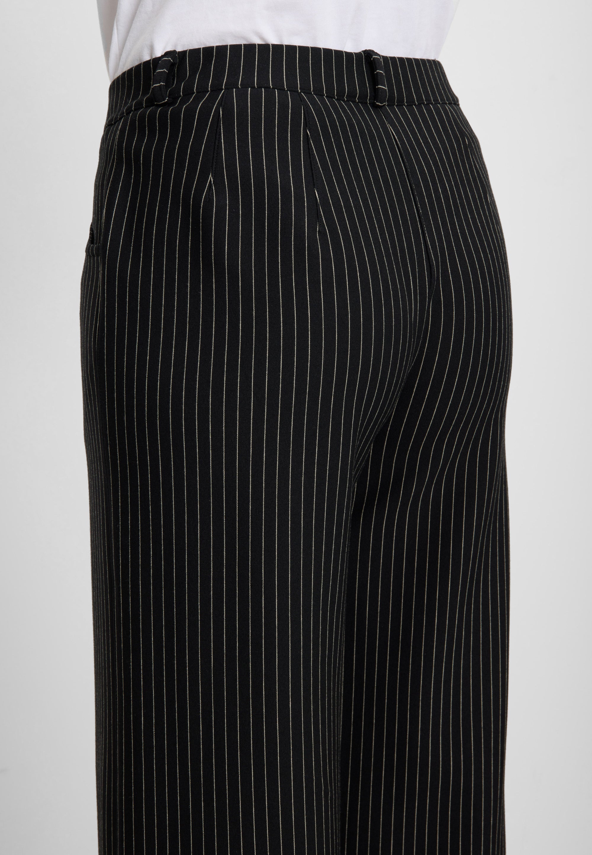 LAURIE Donna Loose Jersey - Medium Length Loose Black Stripe