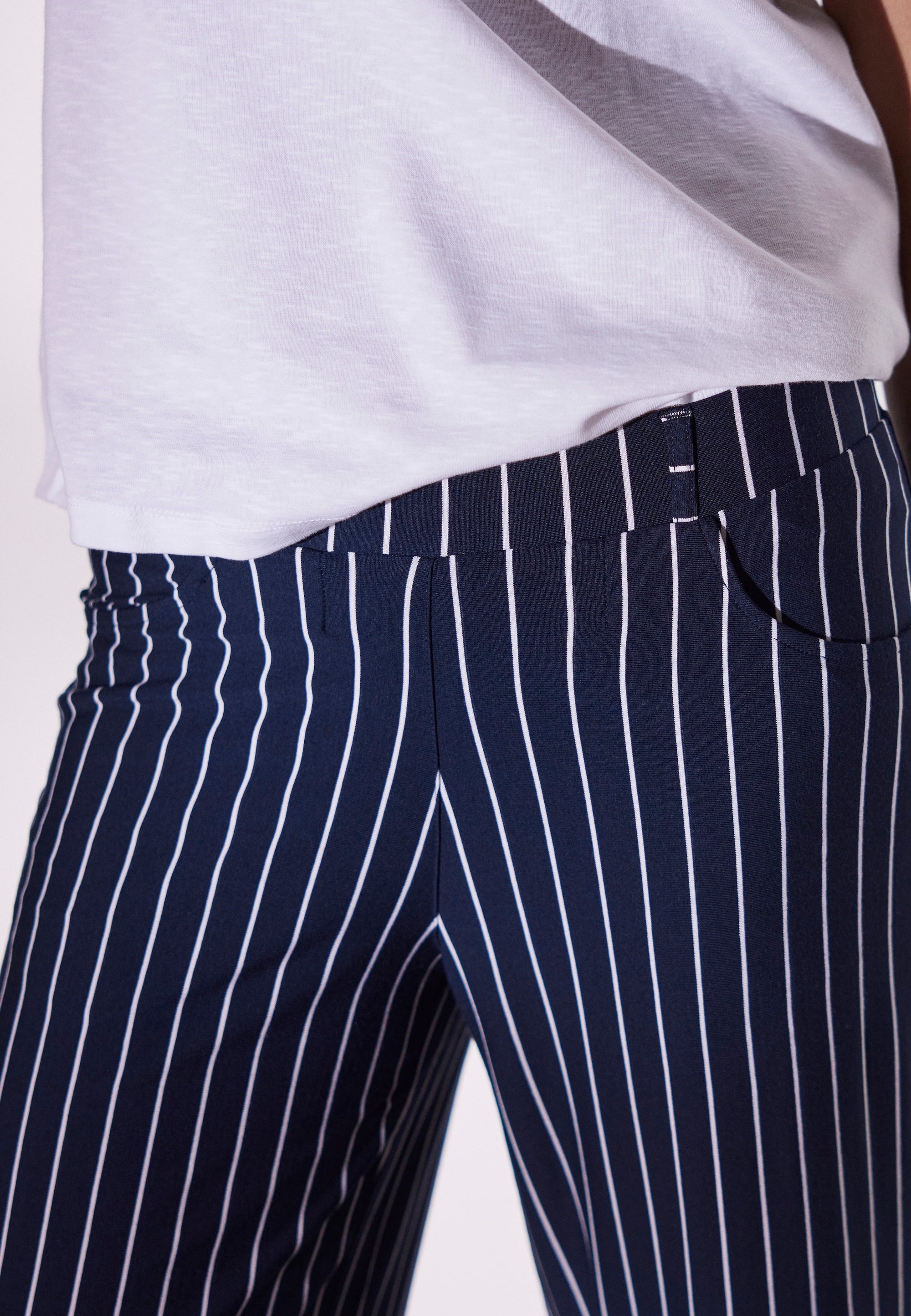 LAURIE Donna Loose Jersey Crop Loose 49222 Navy Stripe