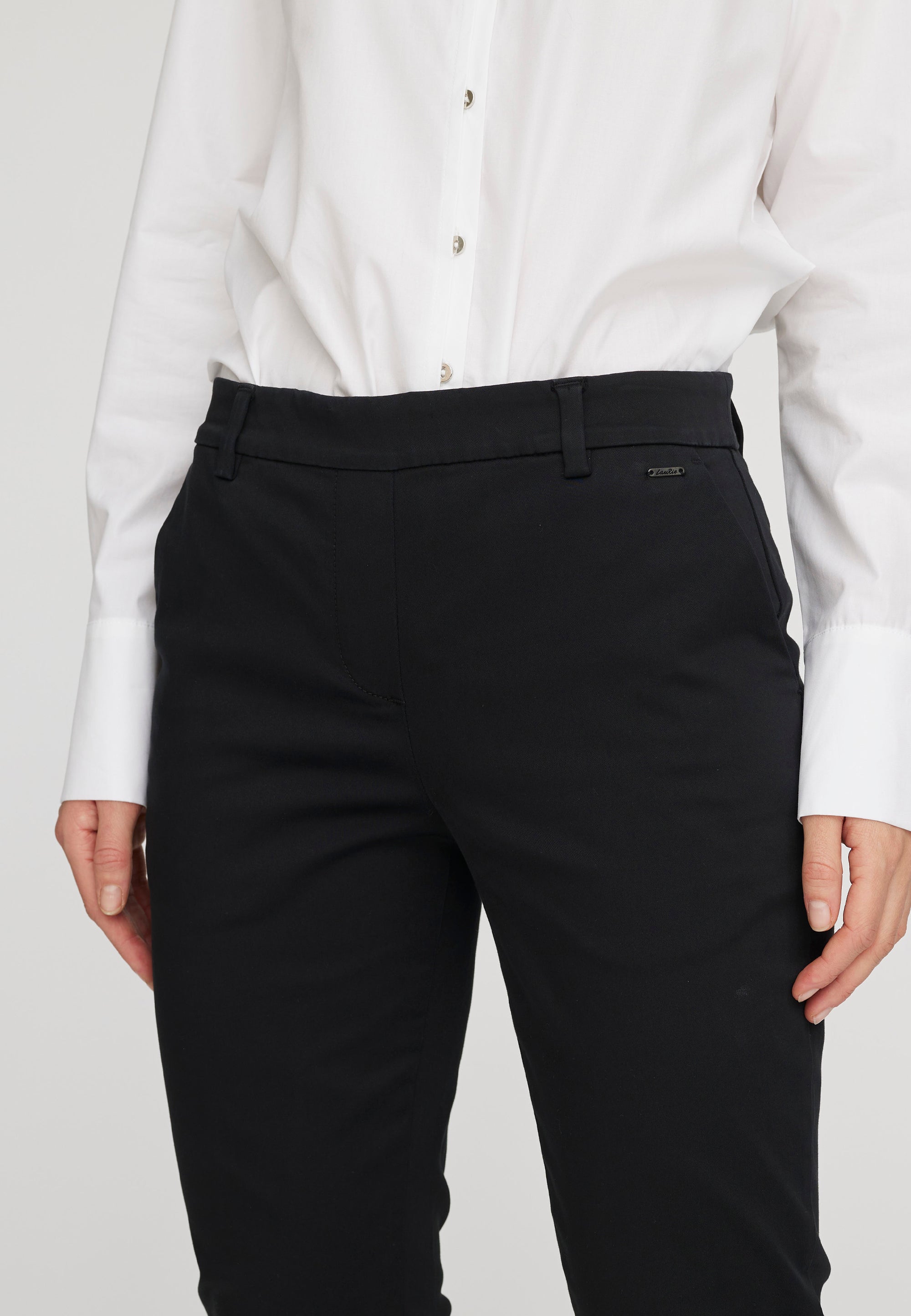 LAURIE Fanny Slim - Short Length Slim 99105 Black