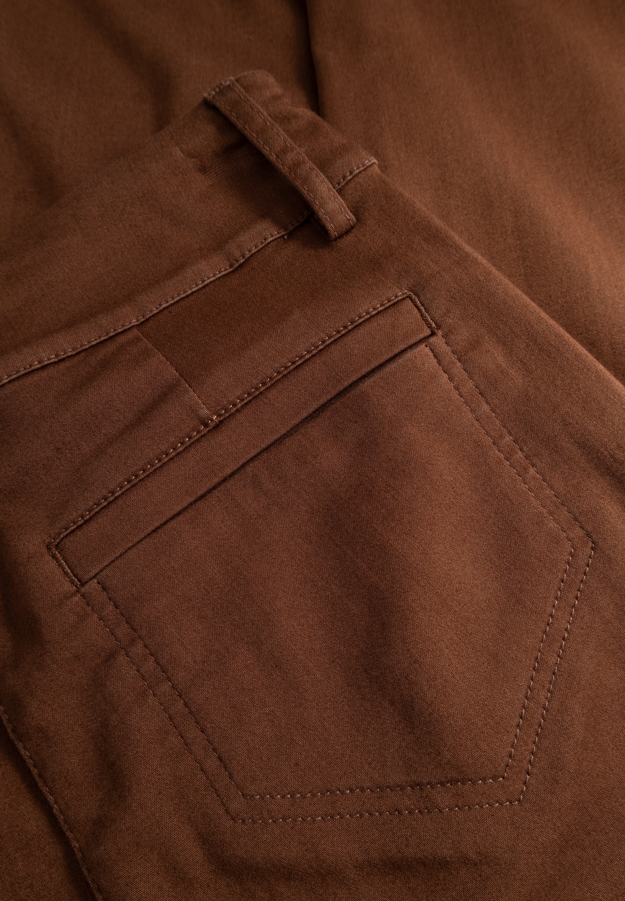 LAURIE Gwen Straight ML Straight 87900 Downtown Brown