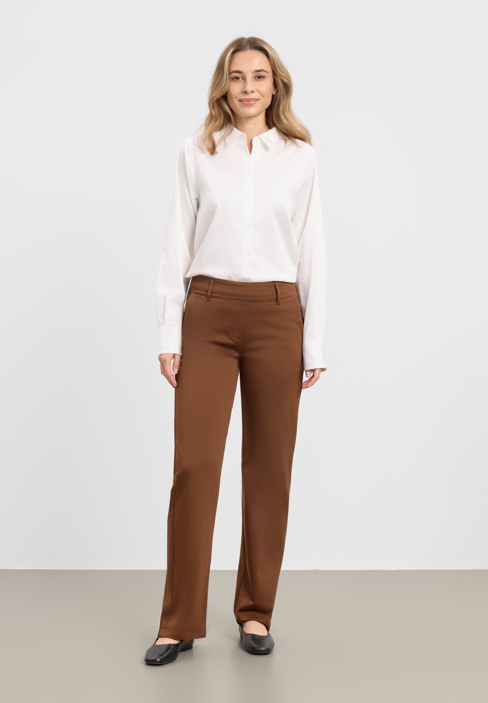 LAURIE Gwen Straight ML Straight 87900 Downtown Brown