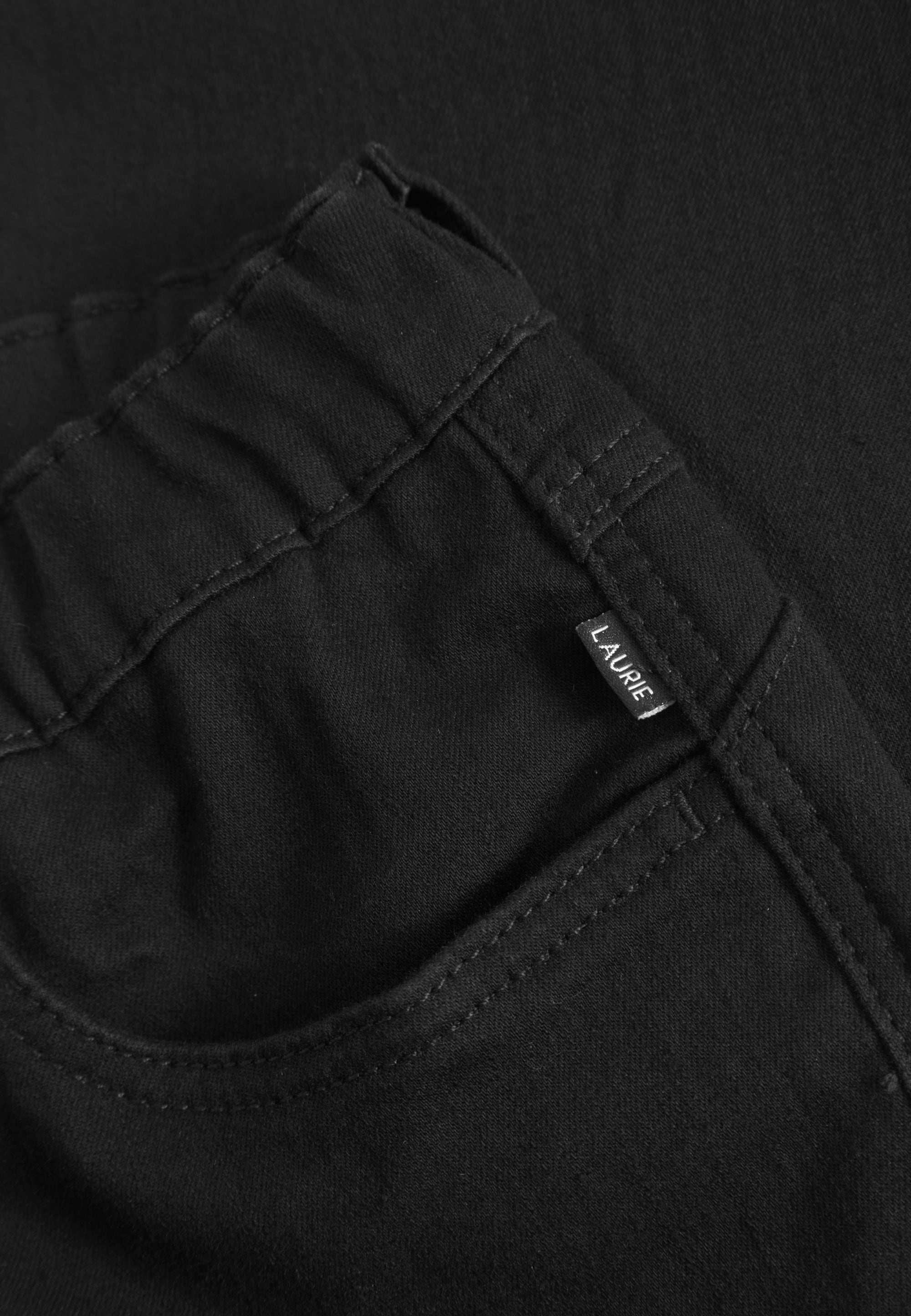 LAURIE Hannah Regular - Ekstra Short Length Regular 99900 Black Denim