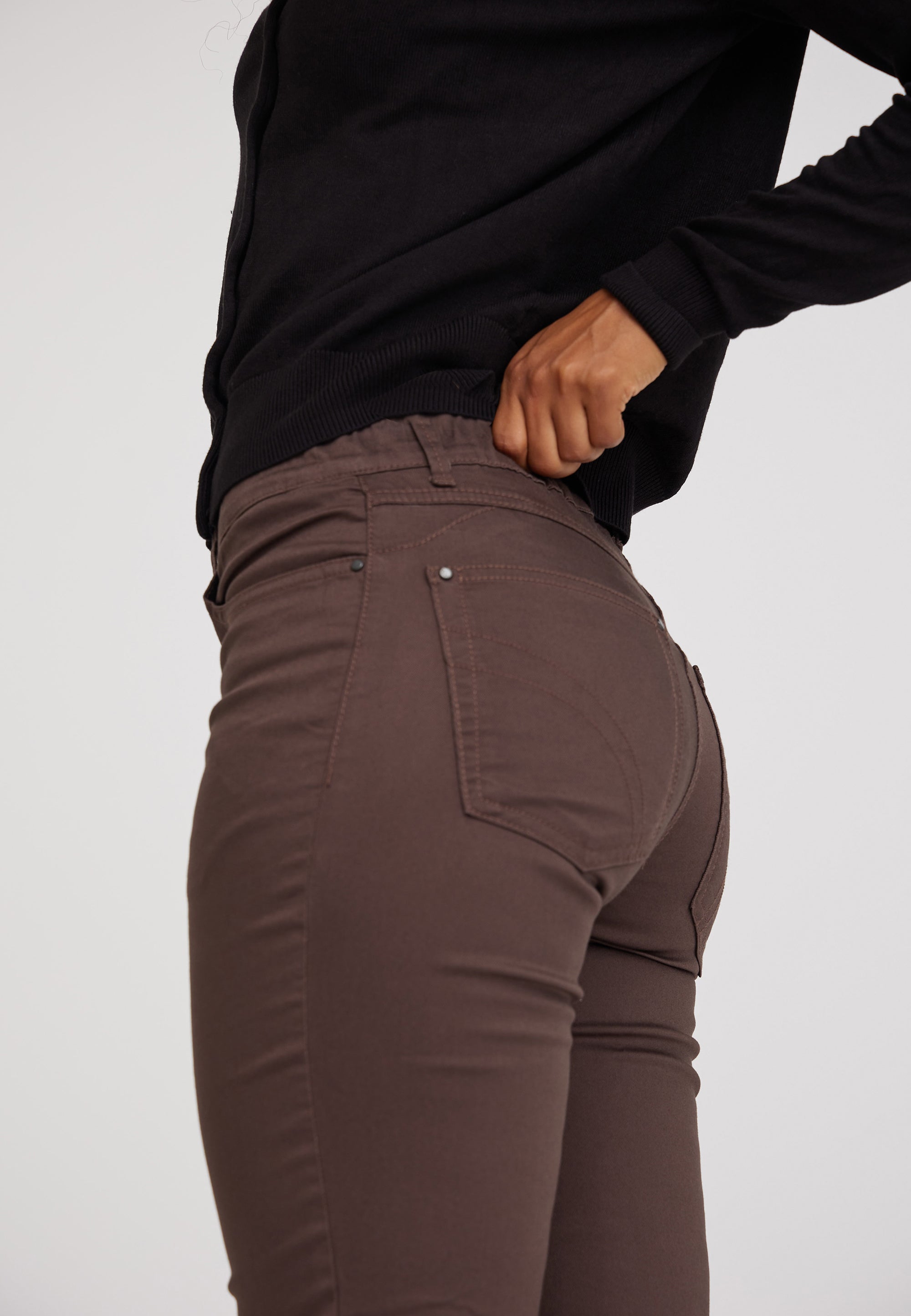 LAURIE  Hannah Regular - Extra Short Length Trousers REGULAR 88000 Brown