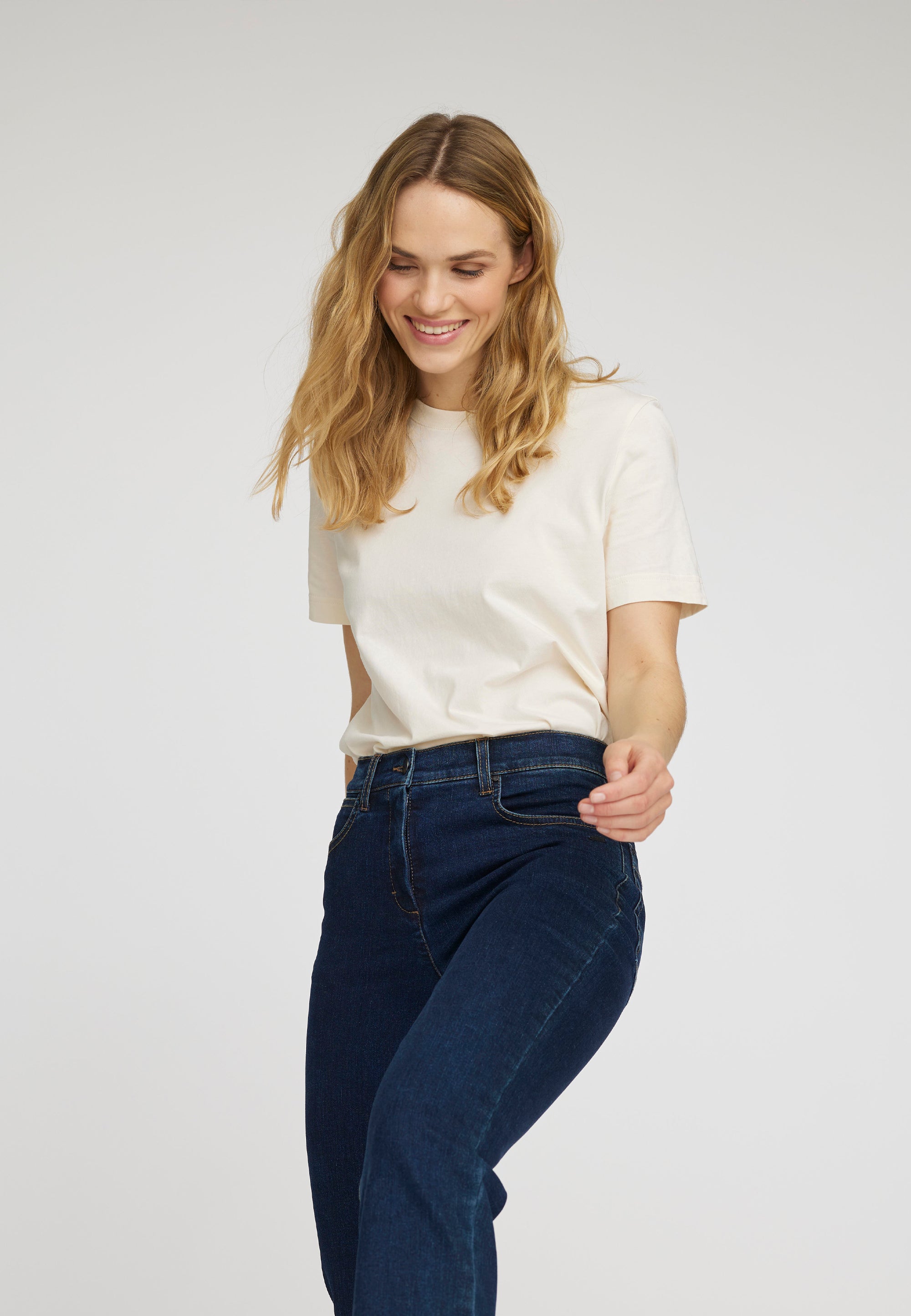 LAURIE Marple Straight - Medium Length Straight 40513 Dark Blue Denim