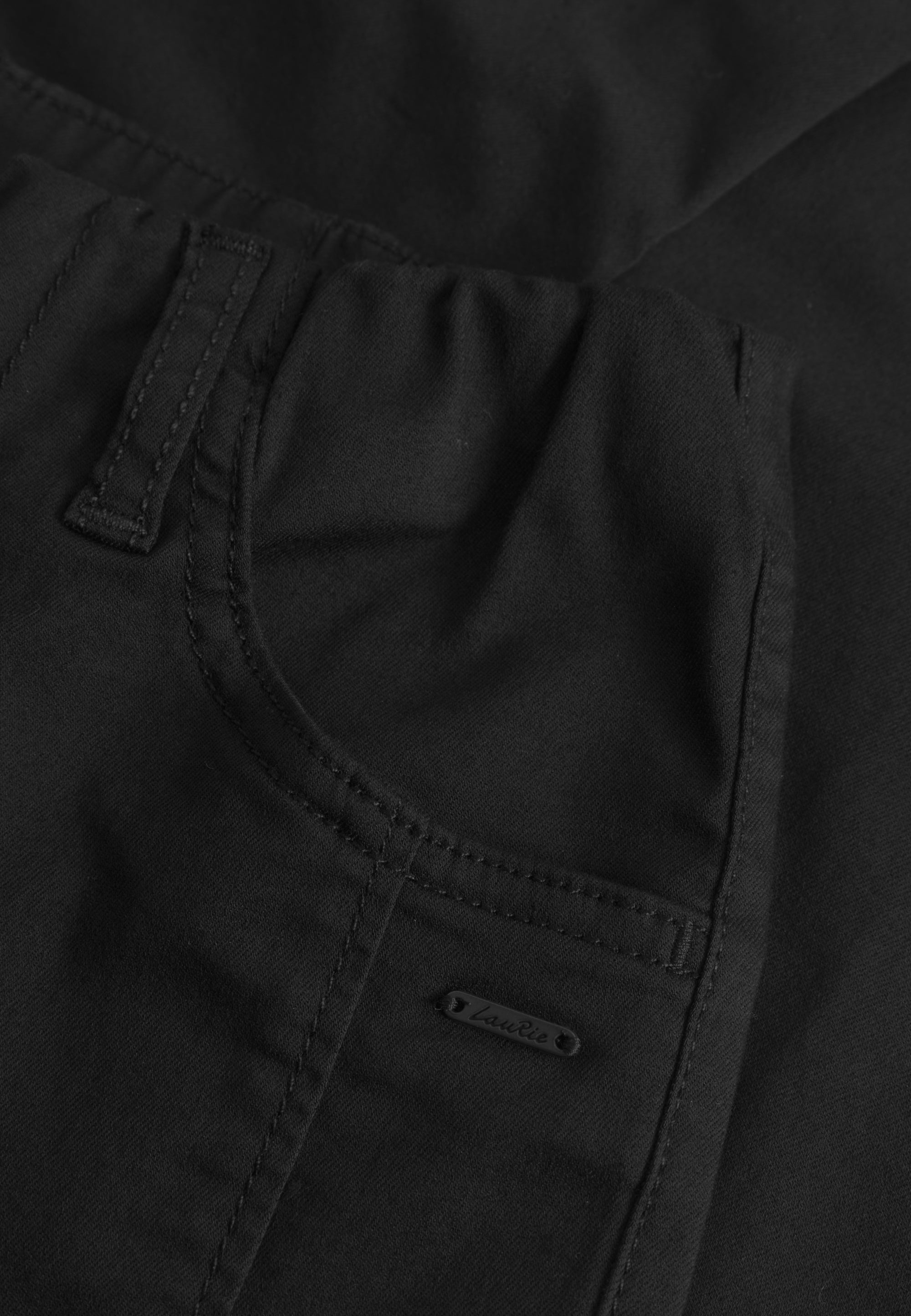 LAURIE Piper Regular Cropped Regular 99000 Black