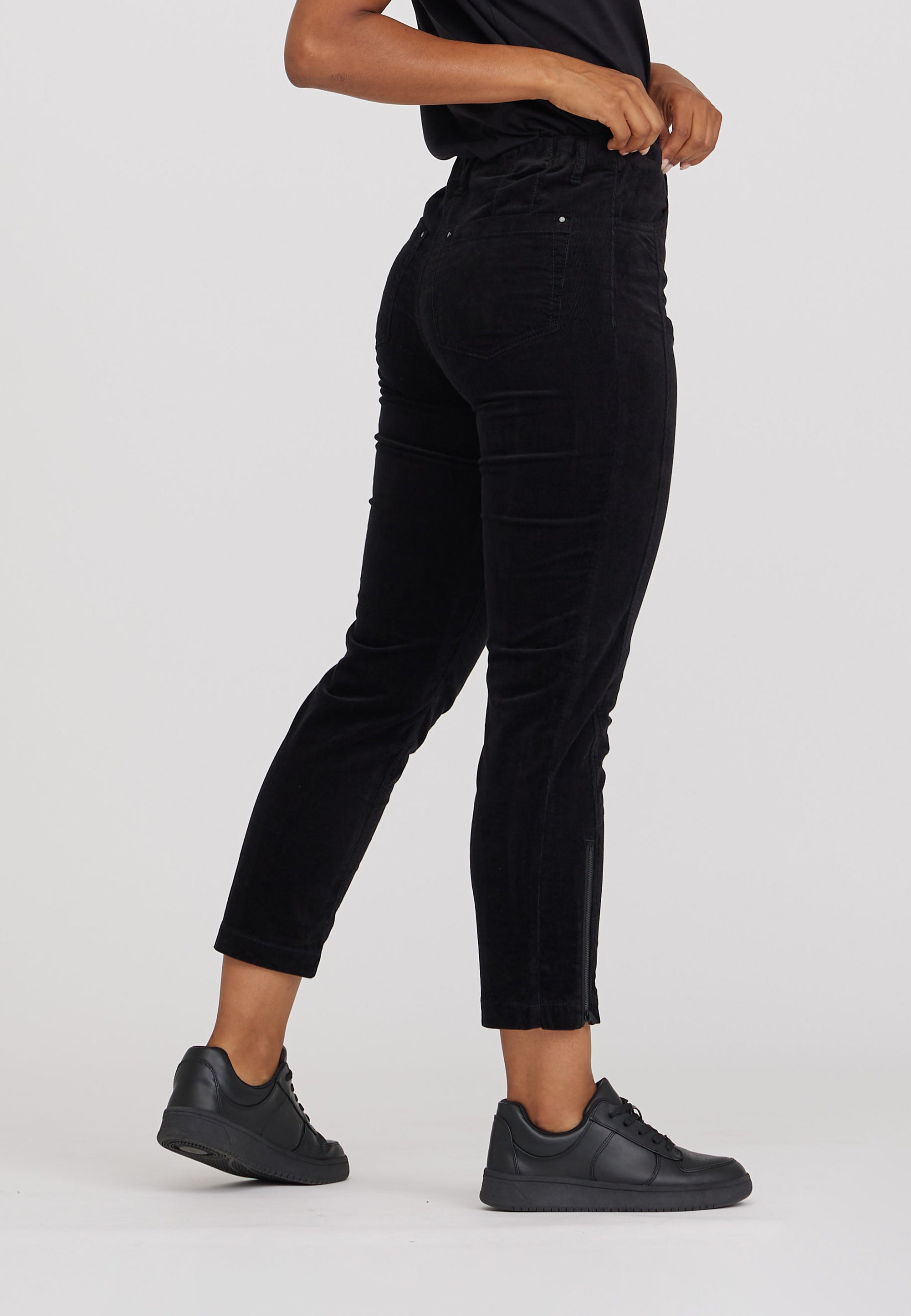 LAURIE Piper Regular Fløjl Crop Regular 99000 Black