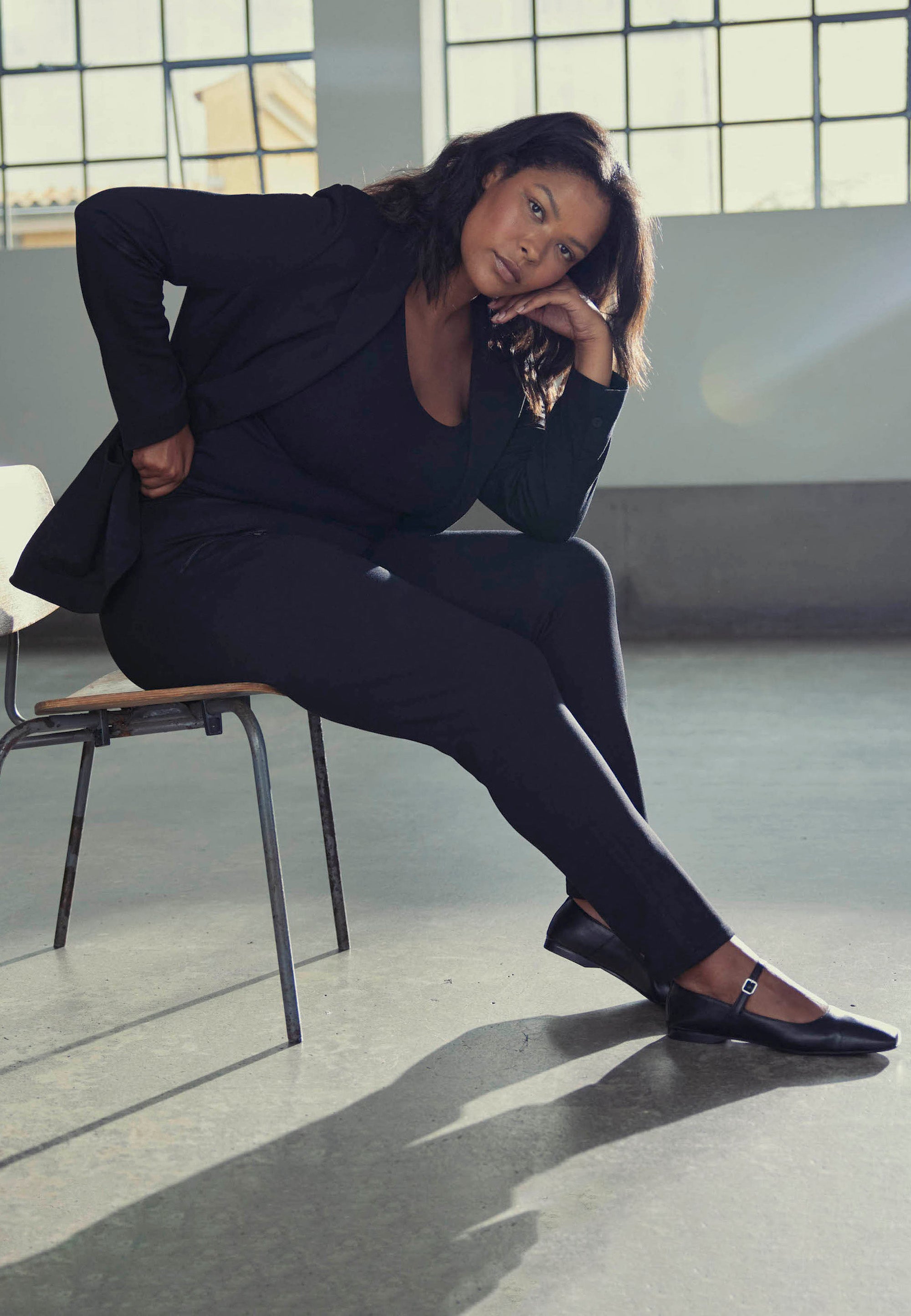 LAURIE Rylie Regular - Short Length Regular Black Brushed