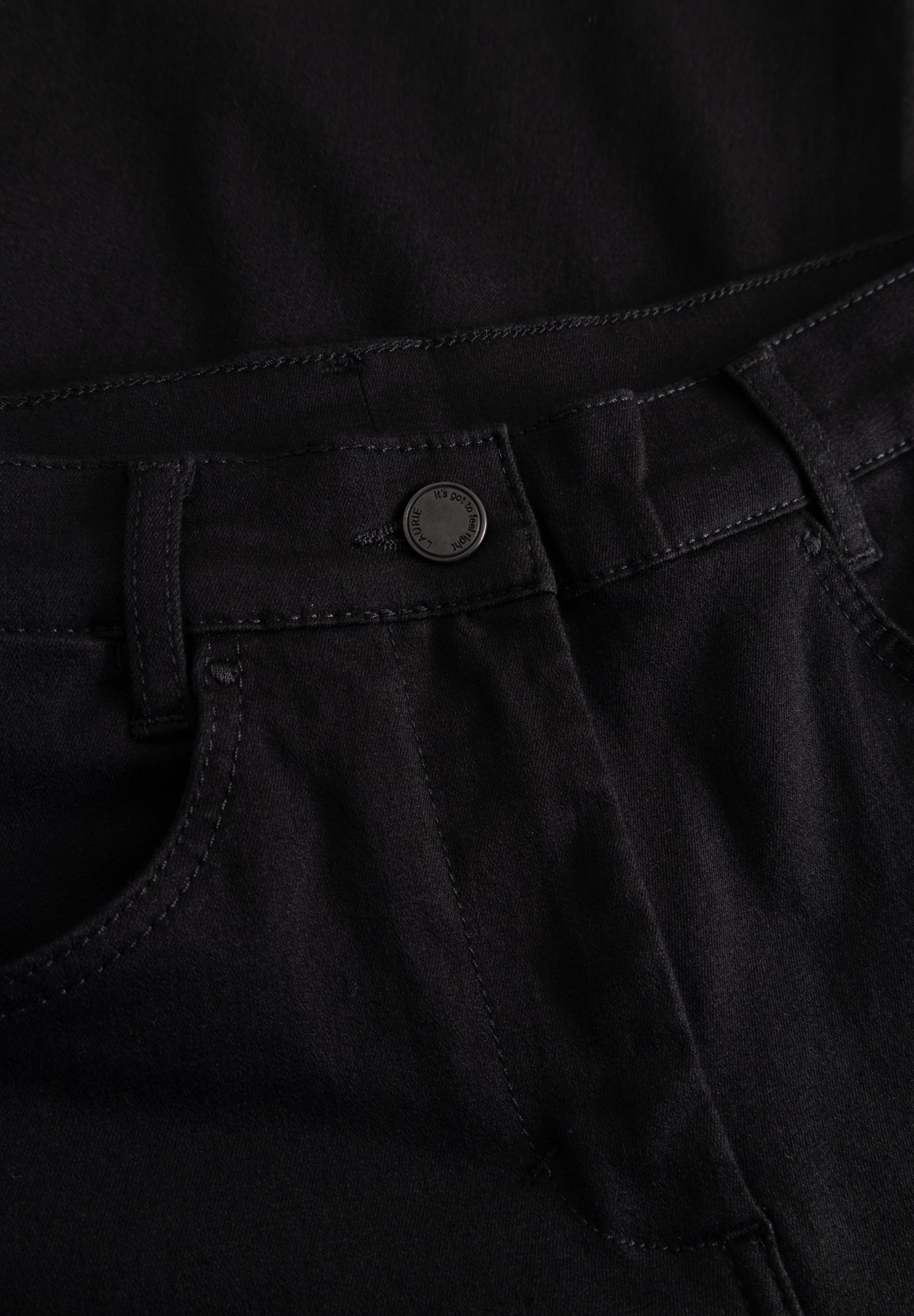 LAURIE Serene 5-pocket Loose - Medium Length Loose 99000 Black