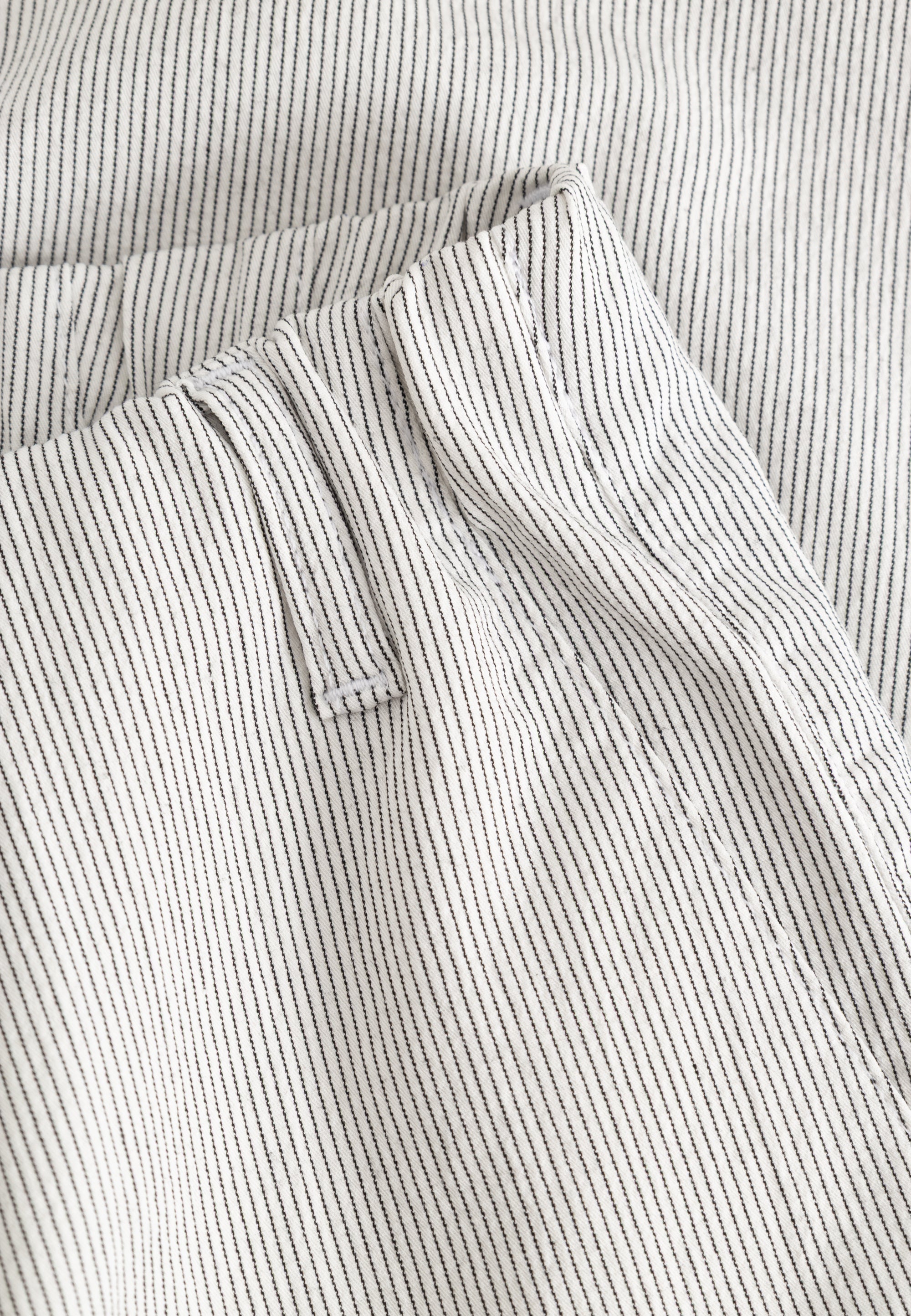 LAURIE Taylor Regular Capri ML Regular 10109 White pinstripe