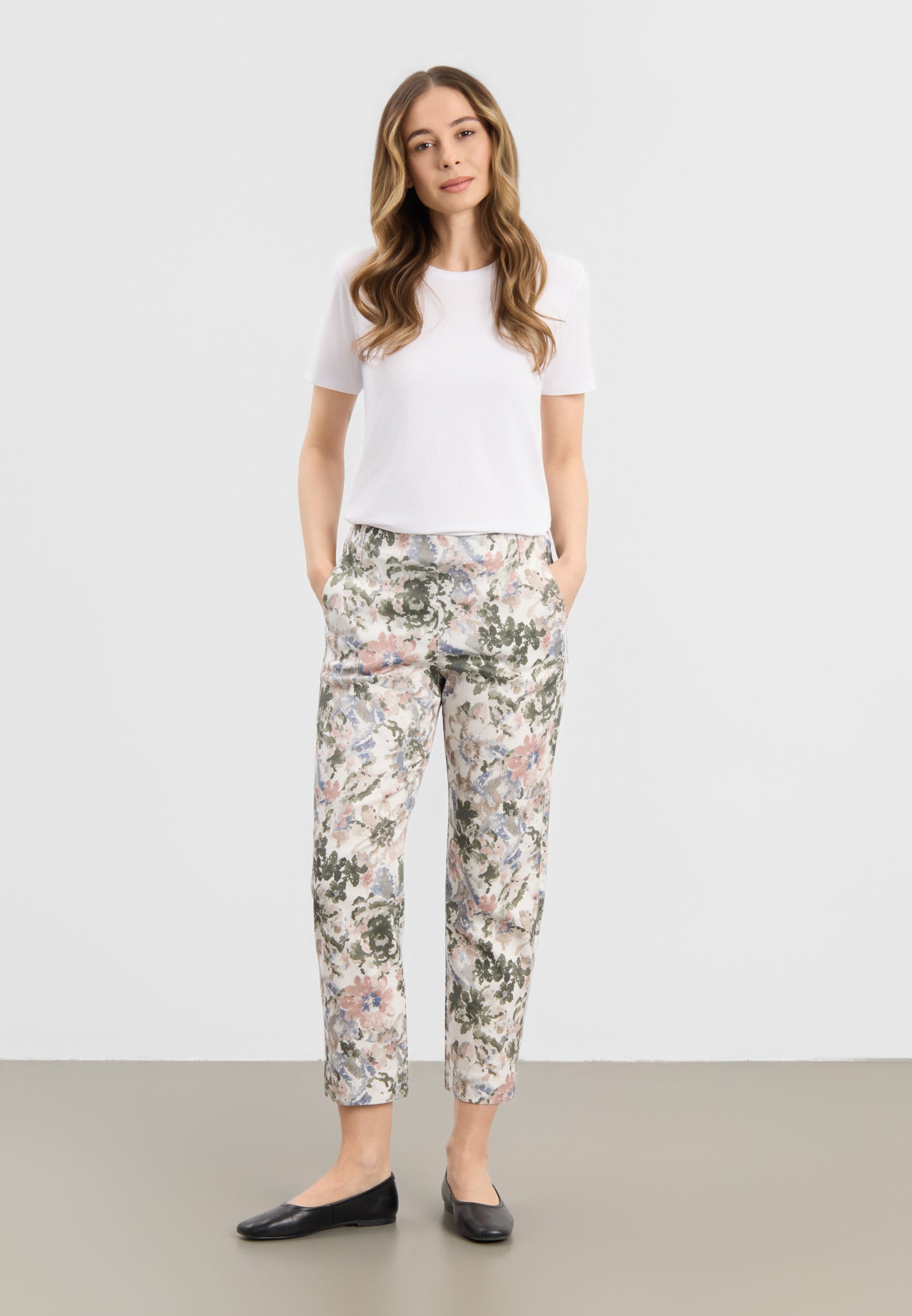 LAURIE Taylor Regular Cropped Regular 55140 Khaki watercolour print