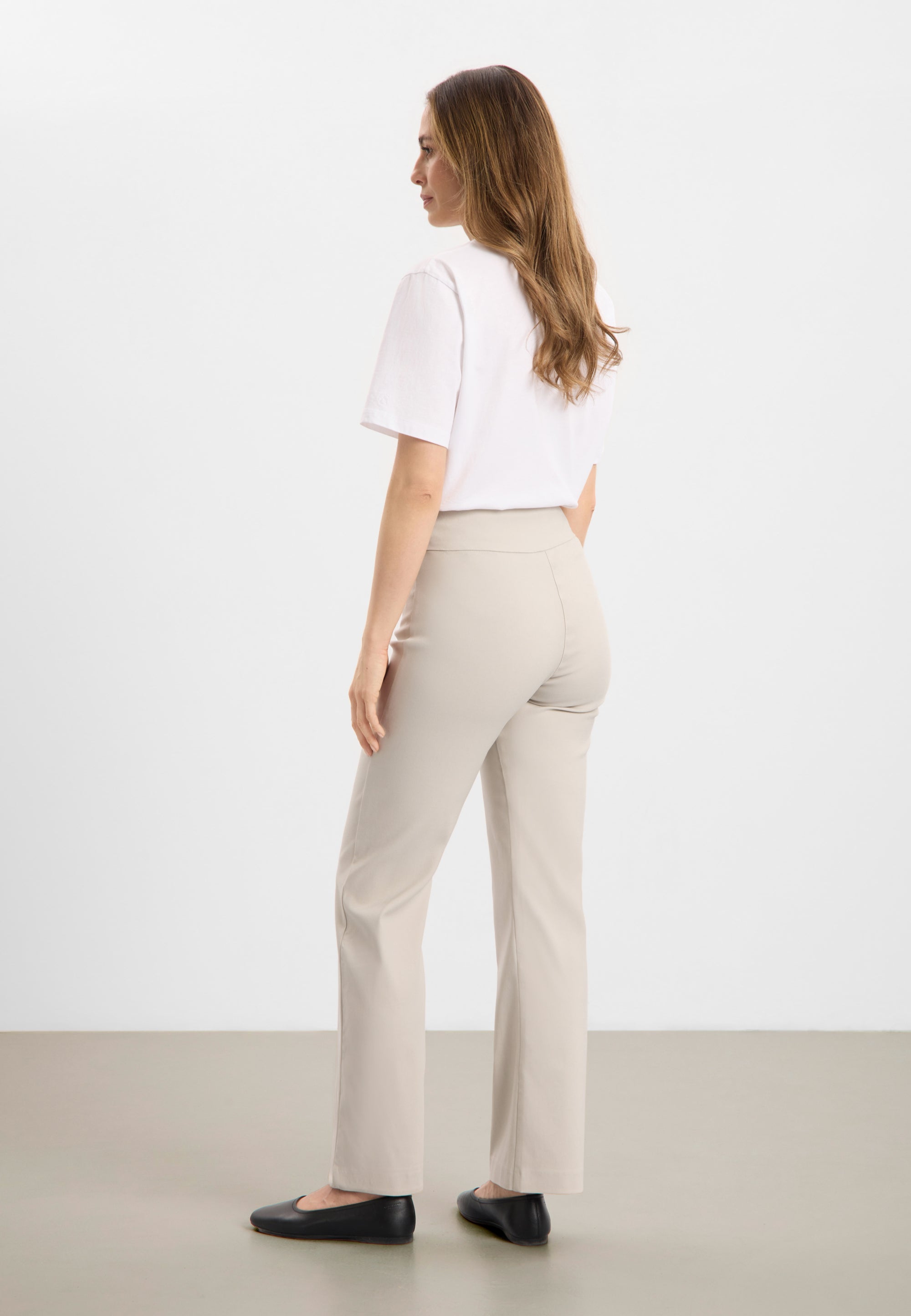 LAURIE Thea Straight - Medium Length Straight 25000 Grey Sand