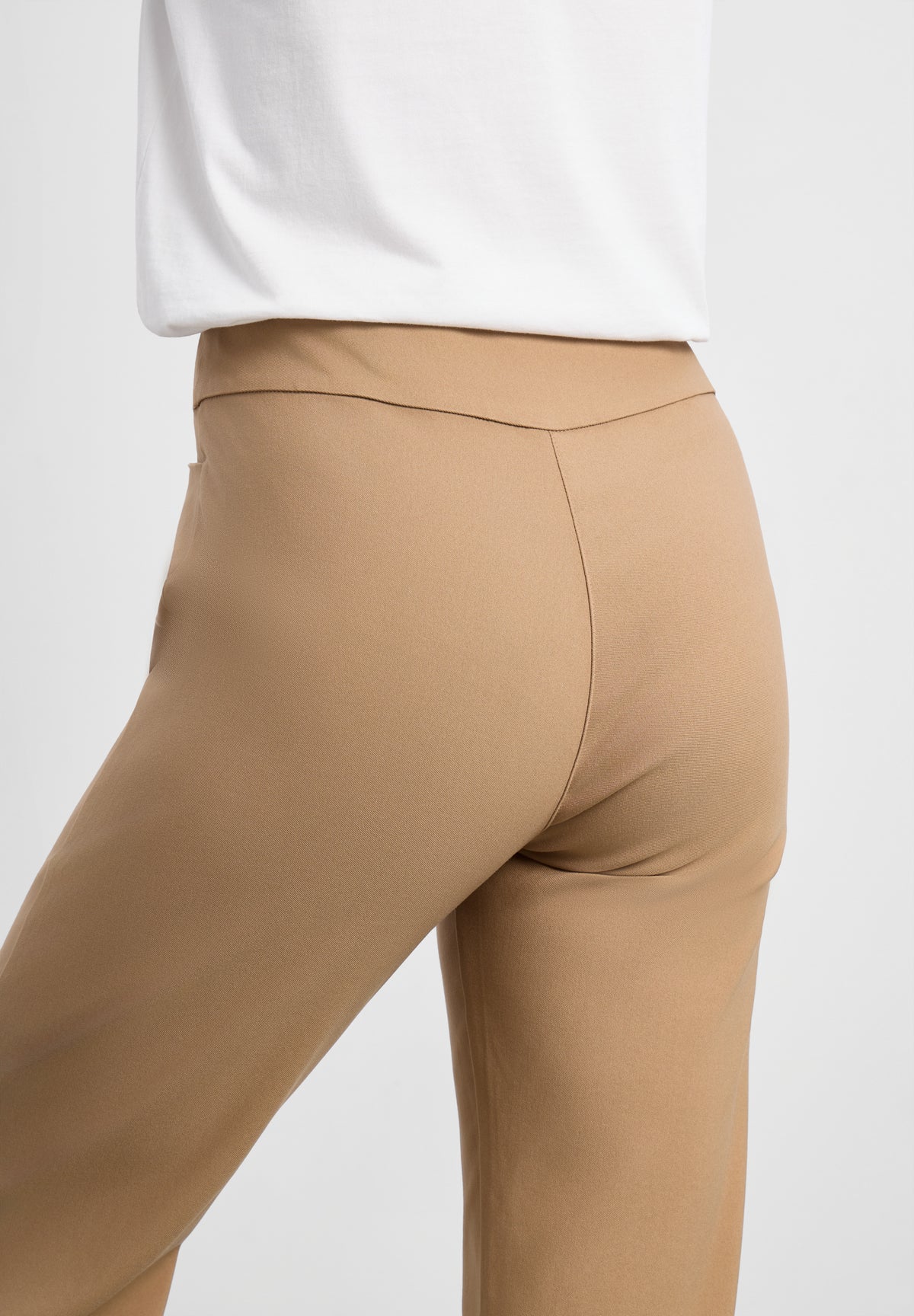LAURIE Thea Straight - Medium Length Straight 86100 Nougat