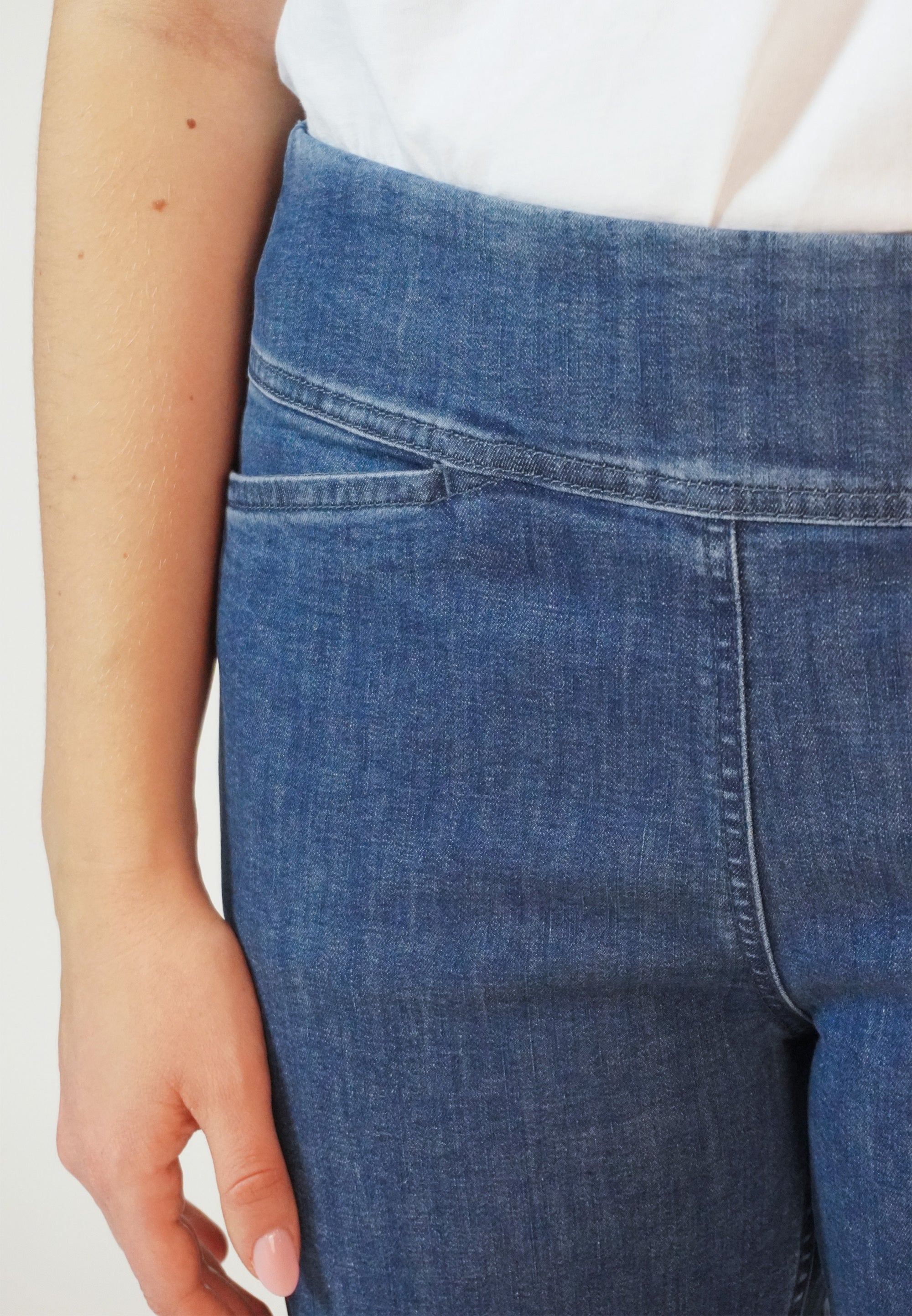 LAURIE Thea Straight - Medium Length Straight 49401 Blue Denim