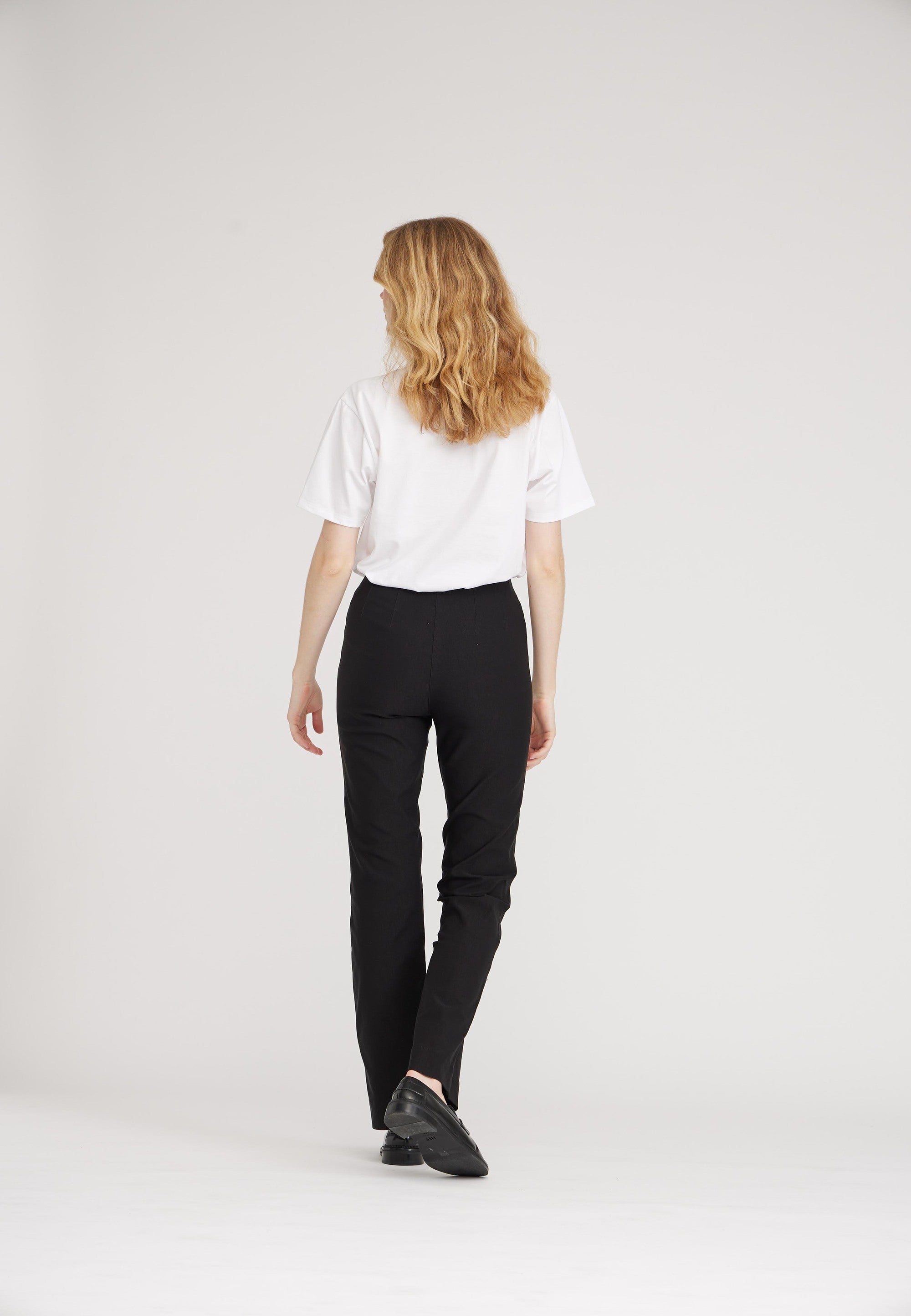 LAURIE Bella Straight - Medium Length Straight 99970 Black