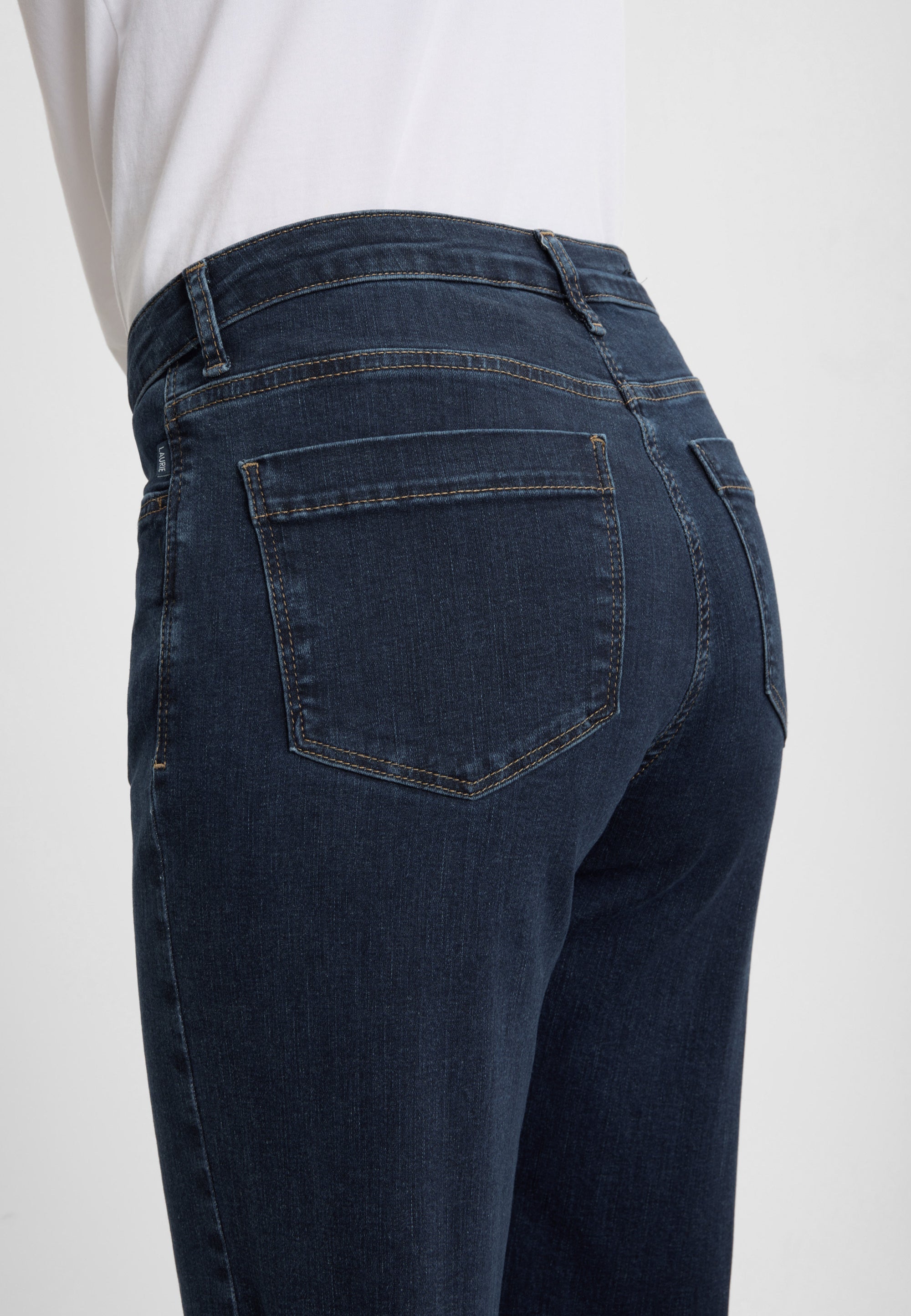 LAURIE Amelia Straight - Medium Length Straight 40513 Dark Blue Denim