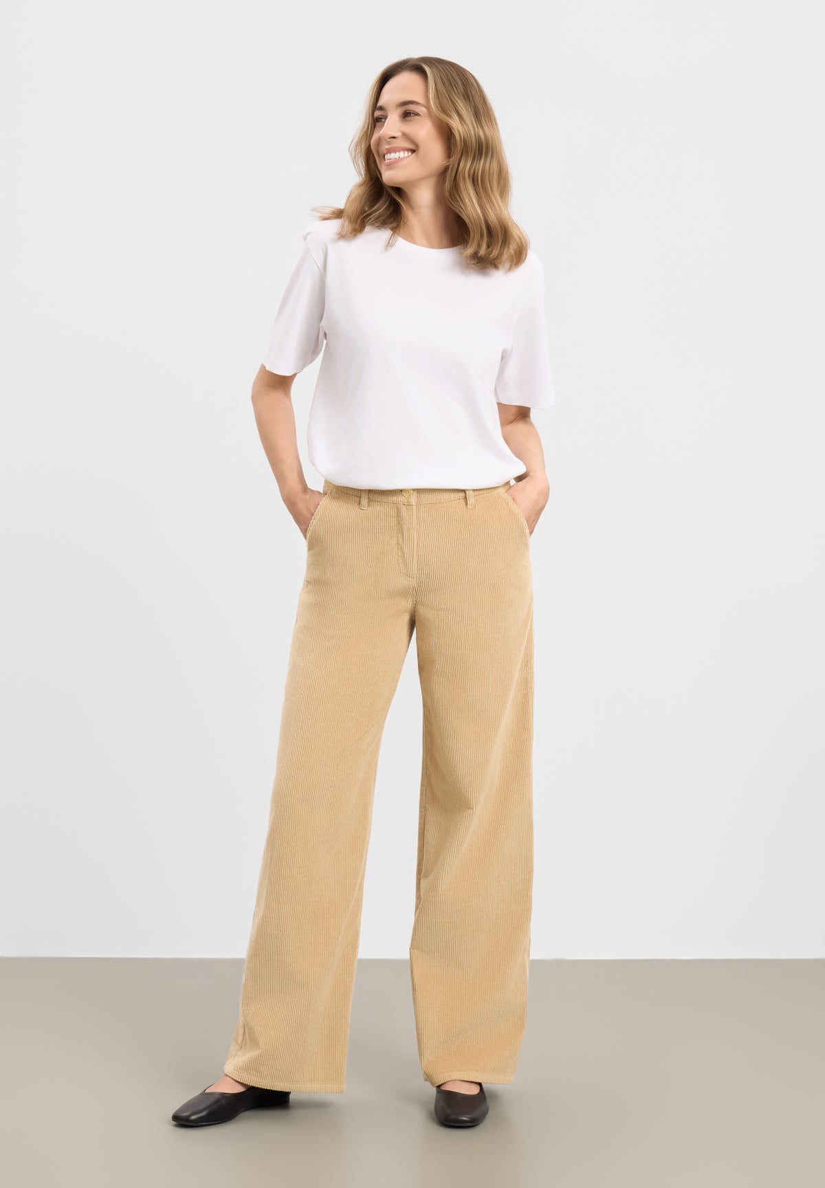 LAURIE Charm Loose Fløjl - Medium Length Loose 28000 Cafe Latte