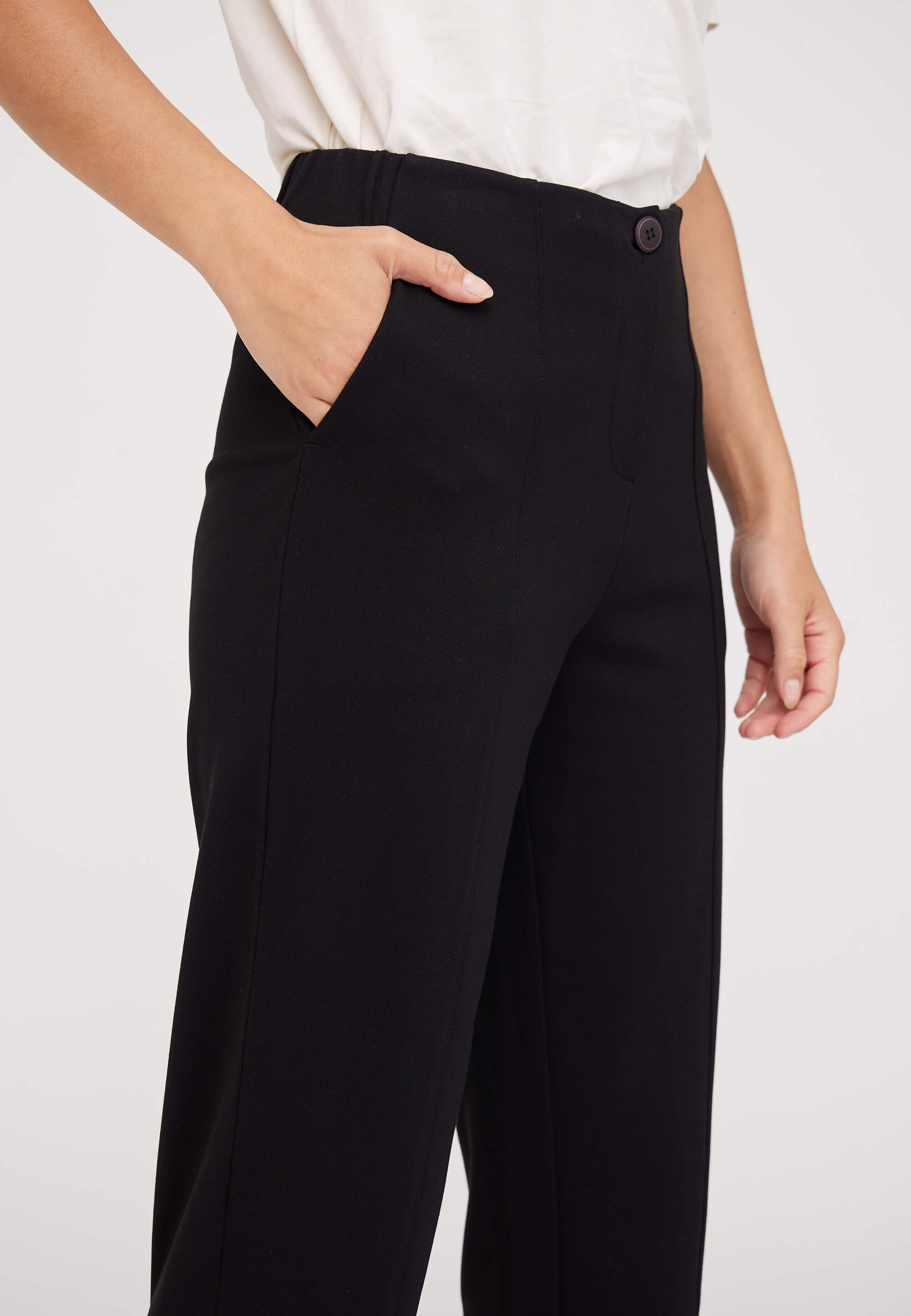 LAURIE  Diana Relaxed - Medium Length Trousers RELAXED 99147 Black