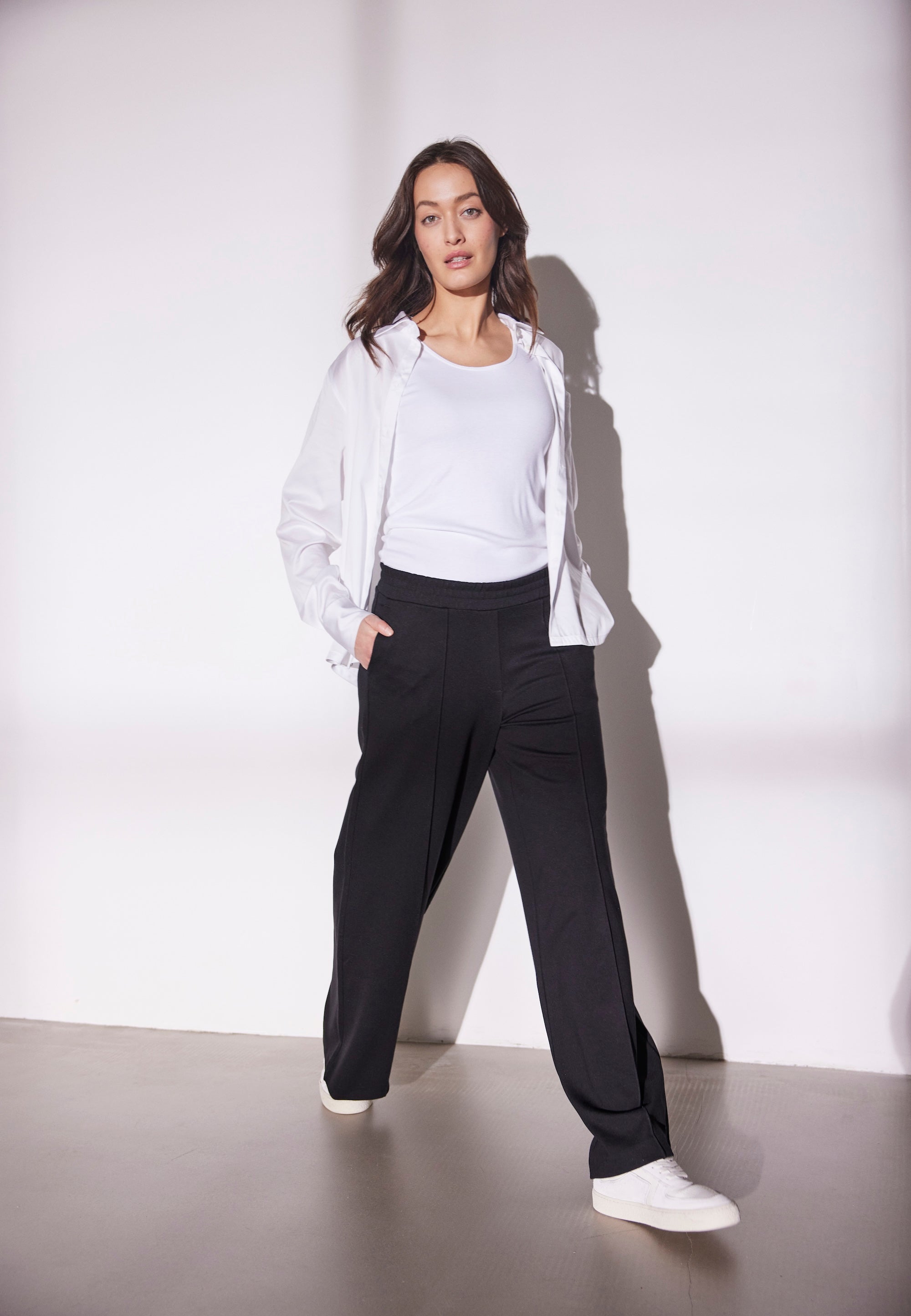 LAURIE  Dicte Loose - Medium Length Trousers LOOSE 99147 Black
