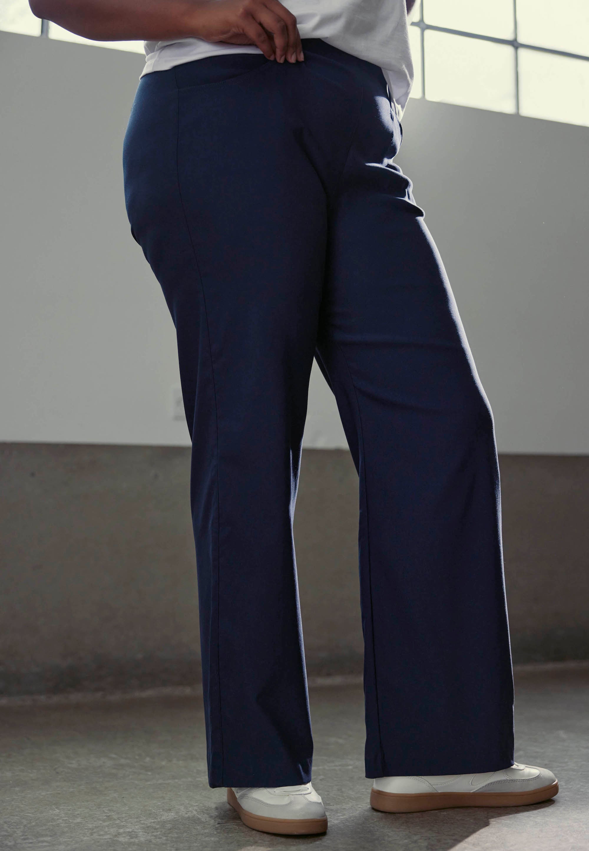 LAURIE Donna Loose - Medium Length Loose 49000 Navy