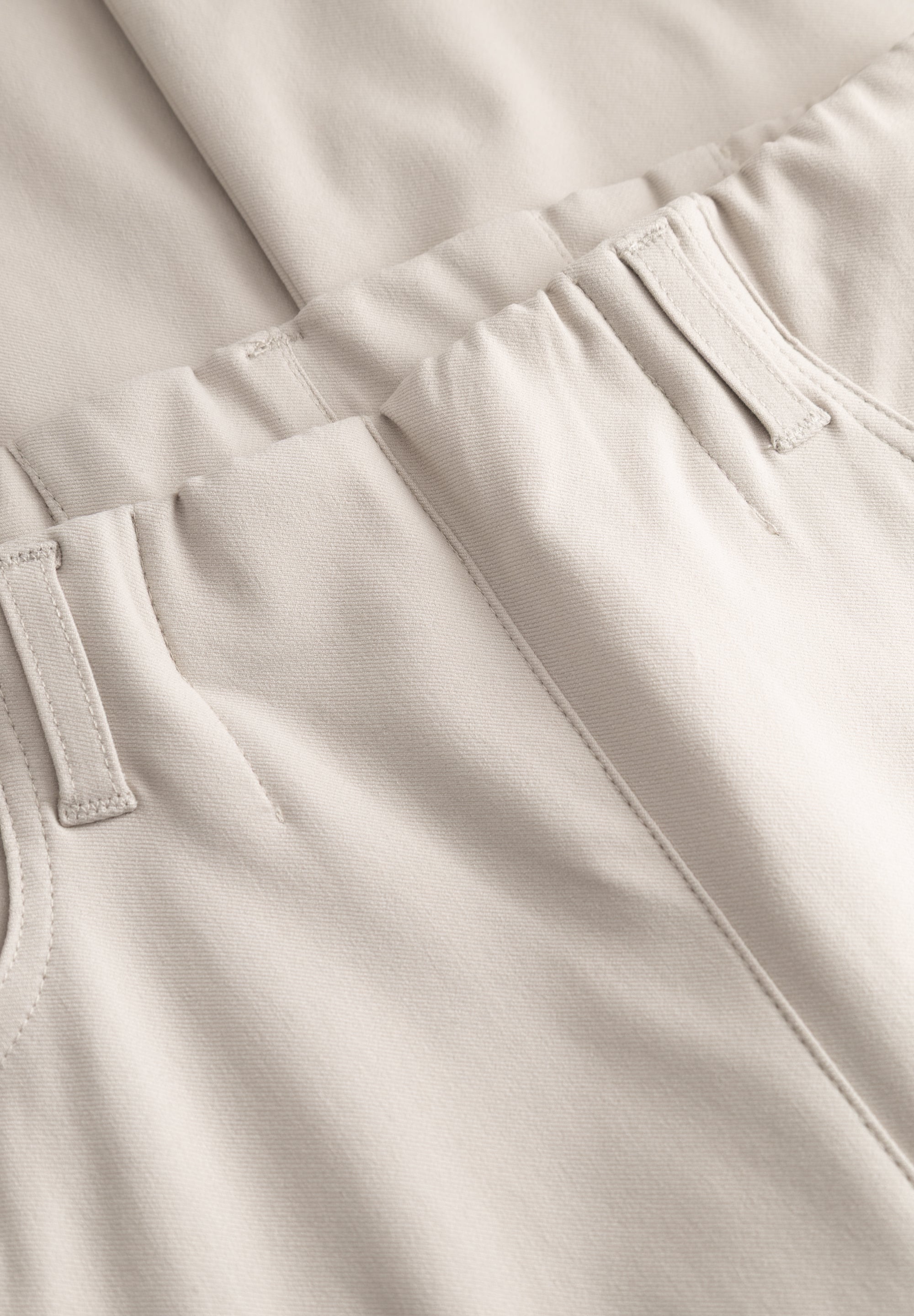 LAURIE Donna Loose - Short Length Loose 25000 Grey Sand