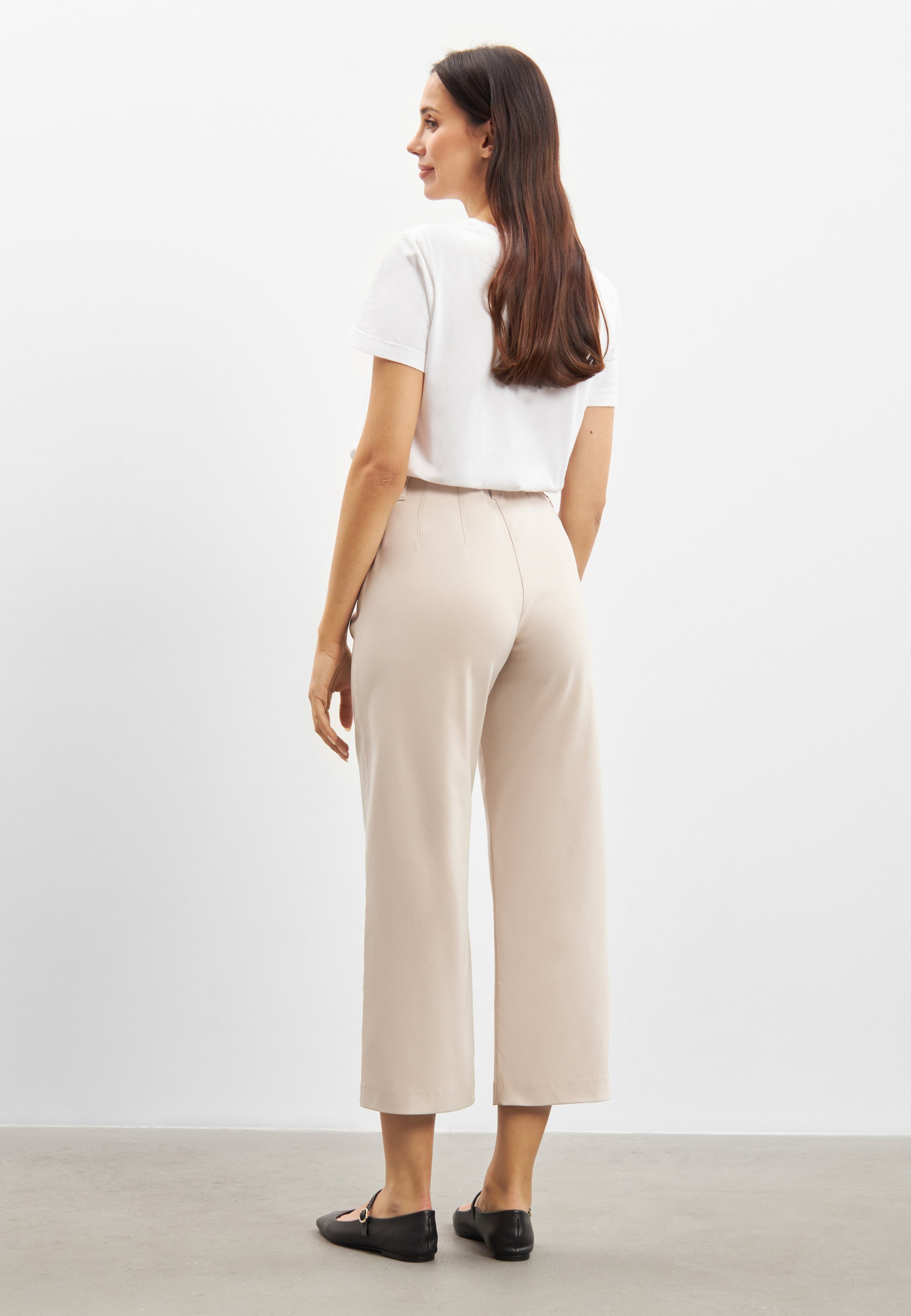 LAURIE Donna Loose Crop Loose 25000 Grey Sand