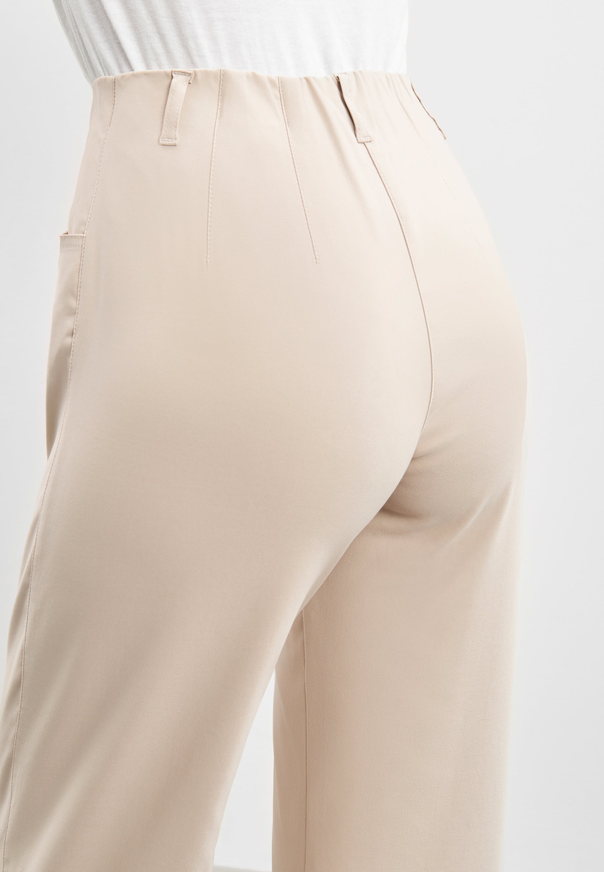 LAURIE Donna Loose Crop Loose 25000 Grey Sand