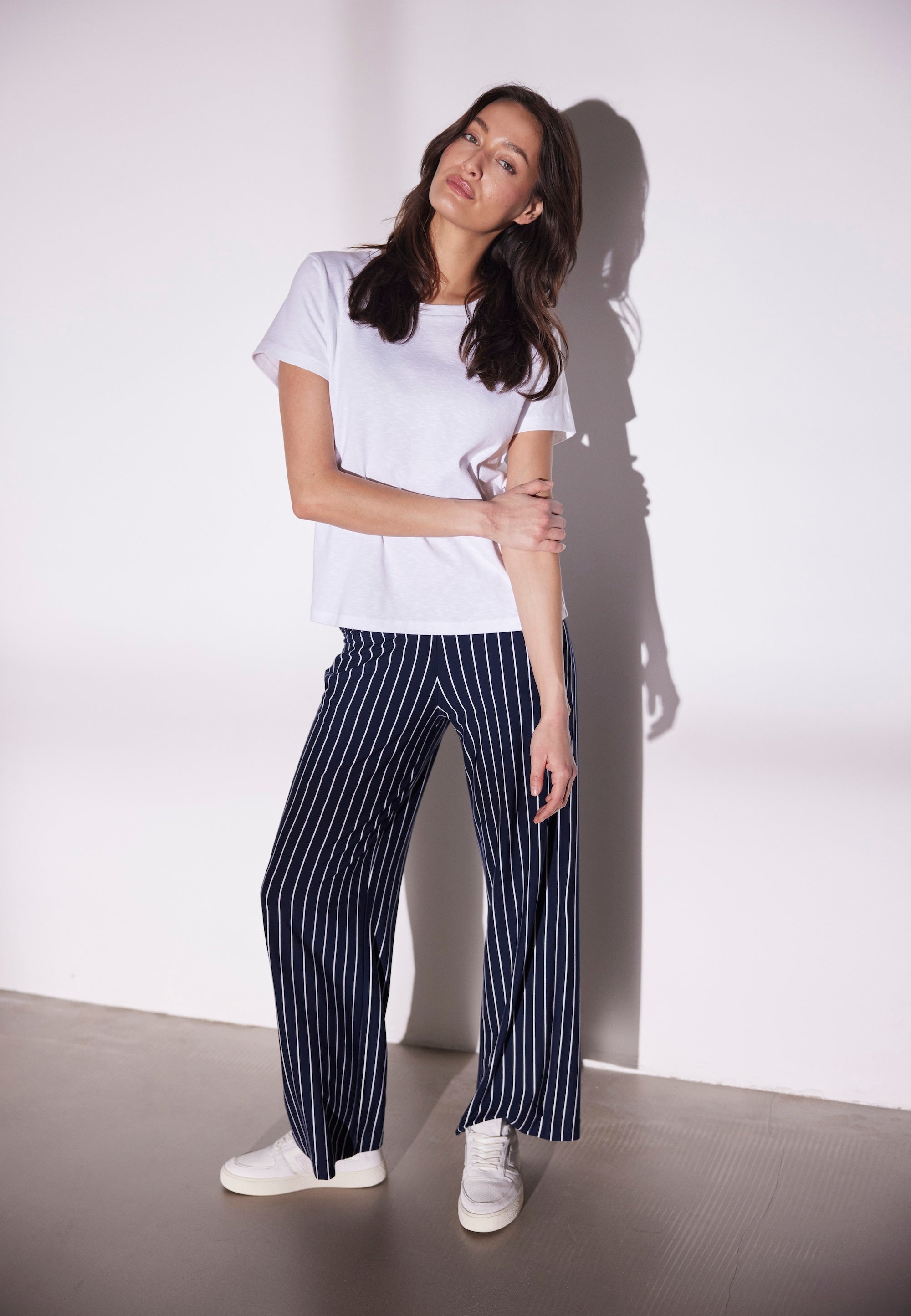 LAURIE  Donna Loose Jersey - Short Length Trousers LOOSE 49222 Navy Stripe