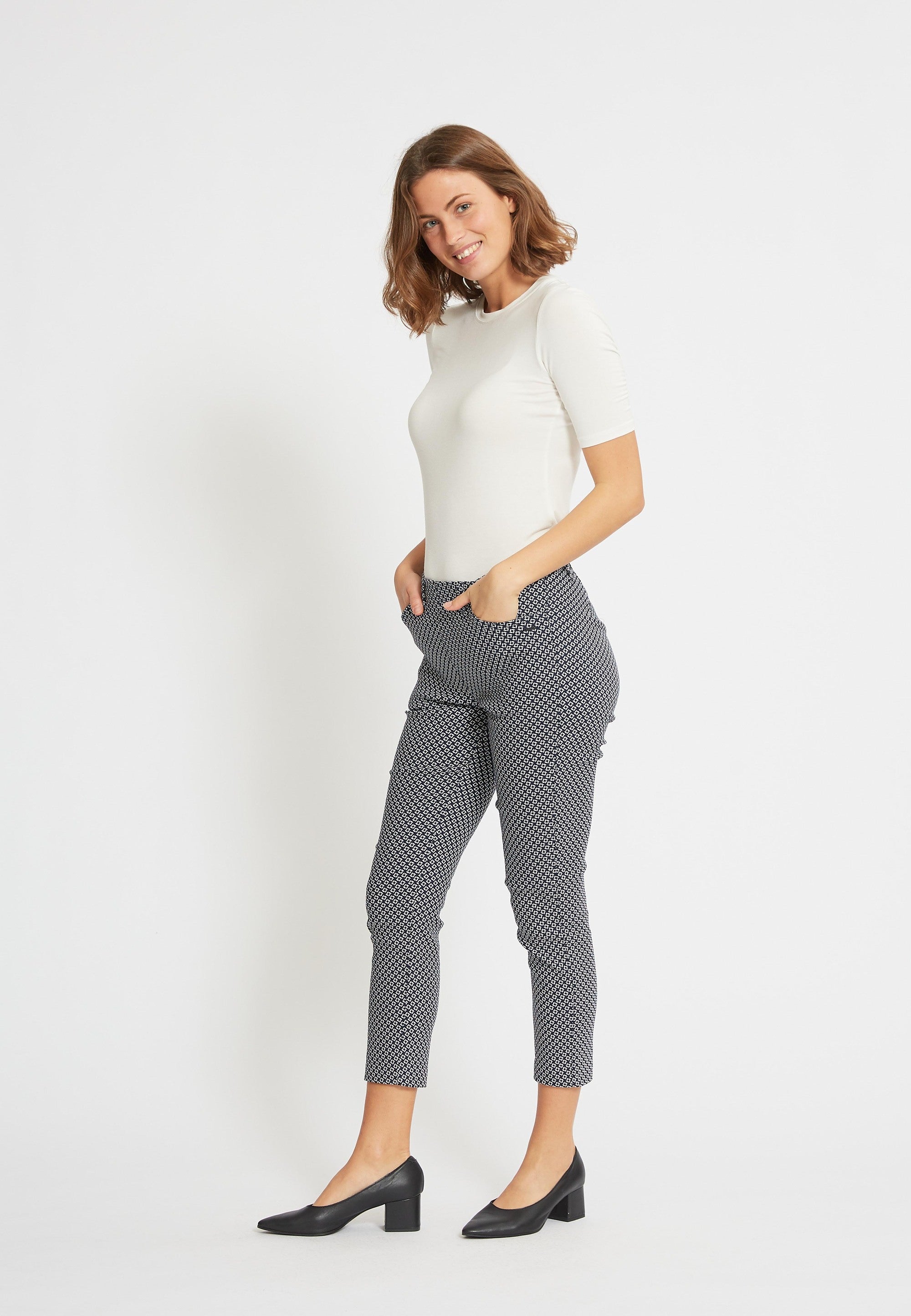 LAURIE Grace Slim Crop Slim 49704 Navy / White
