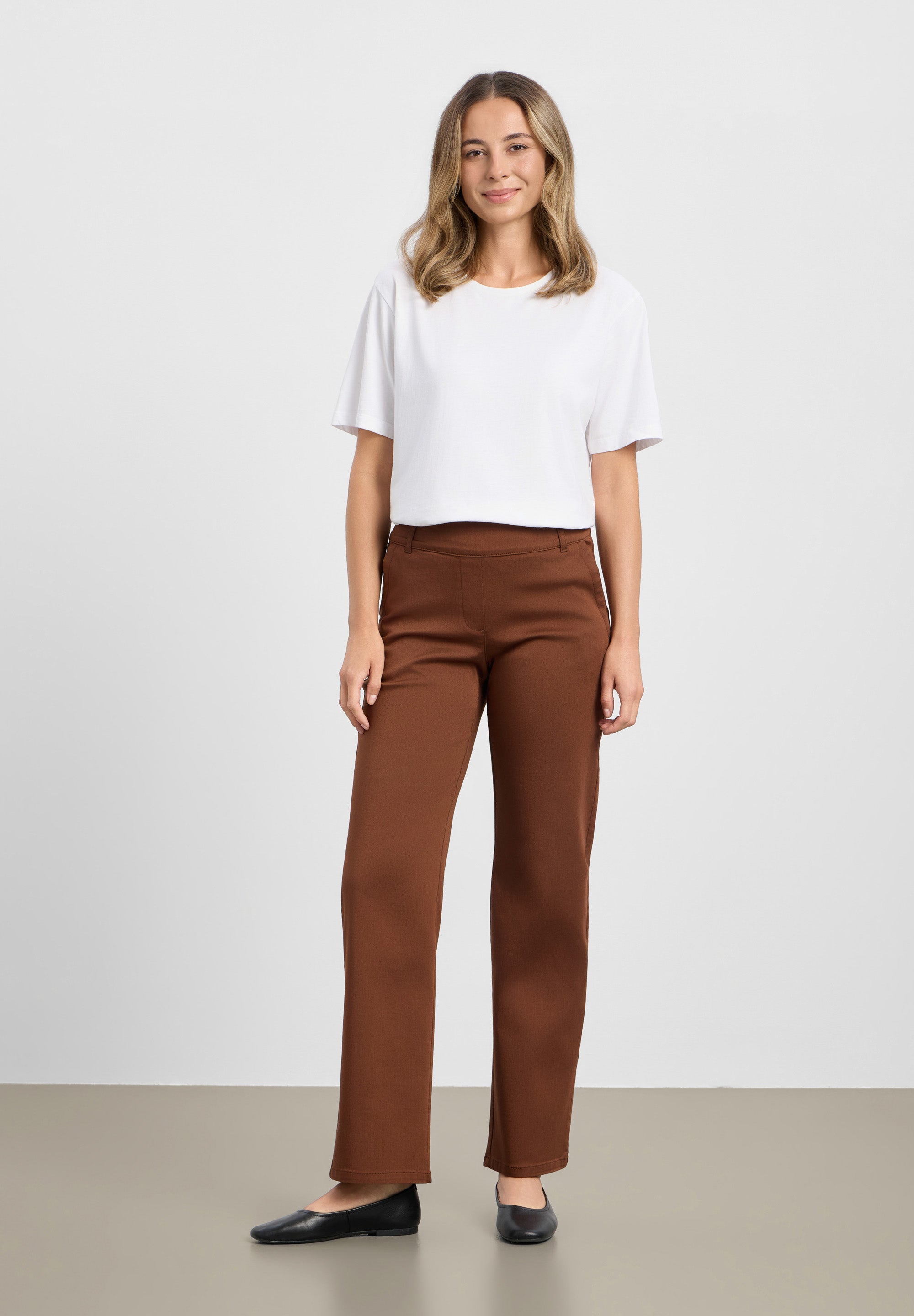 LAURIE Gwen Straight - Medium Length Straight 87900 Downtown Brown