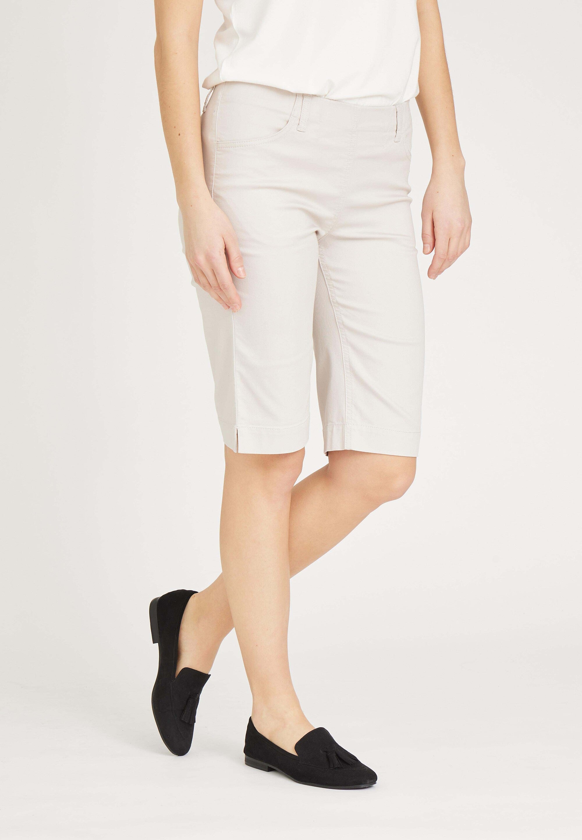 LAURIE Kelly Regular Shorts Regular 25107 Grey Sand