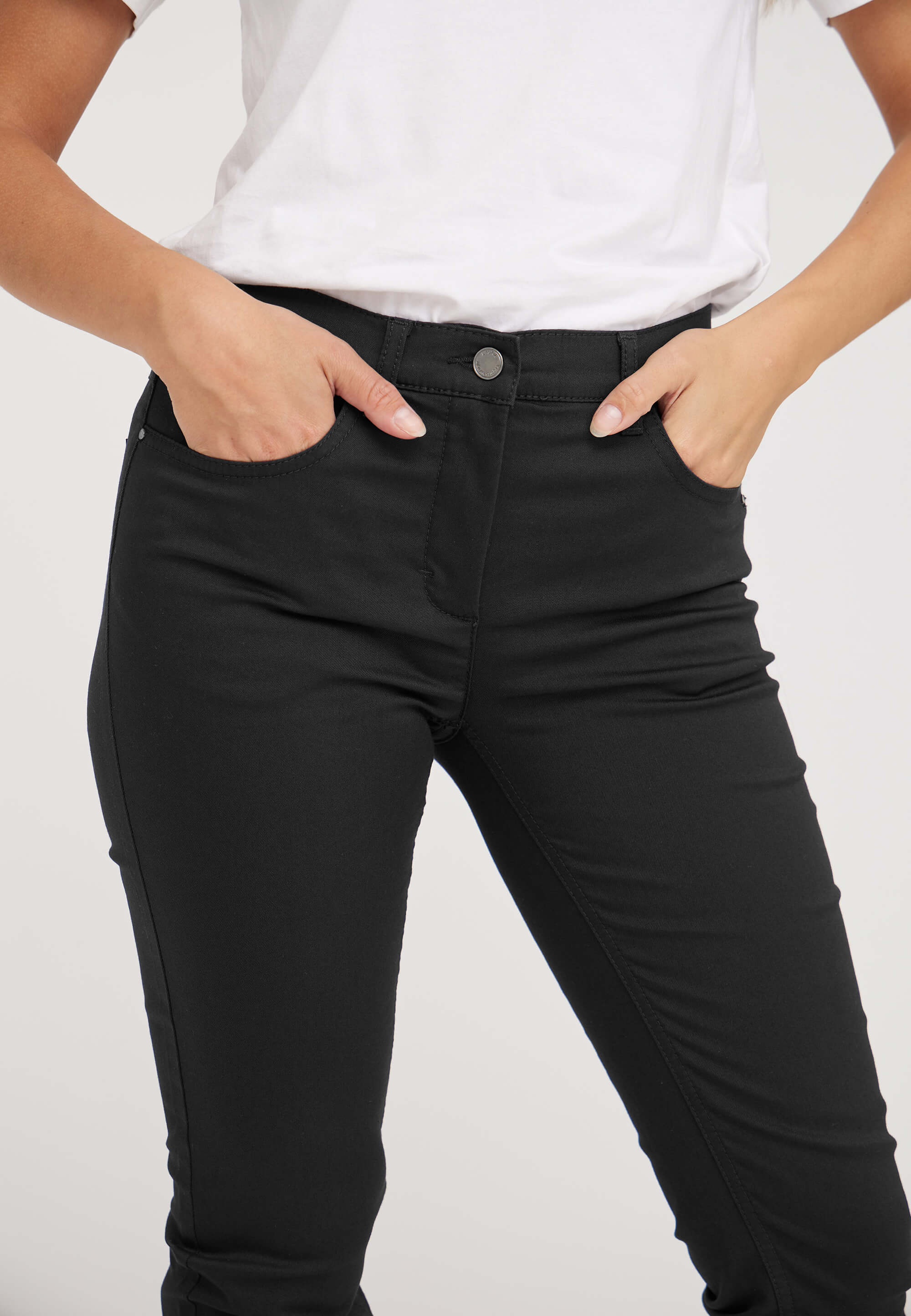 LAURIE Laura Slim - Short Length Trousers SLIM 99000 Black