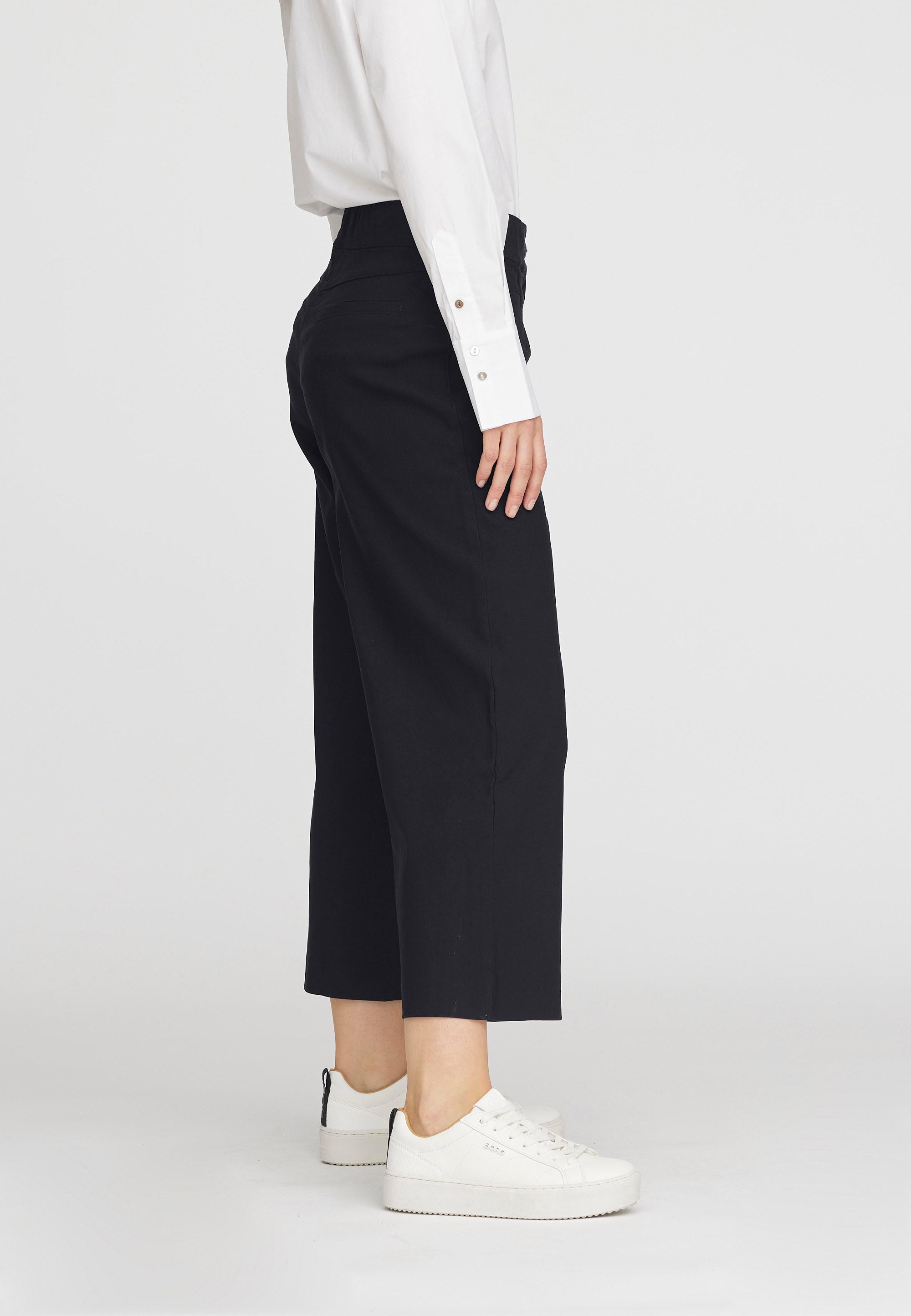 LAURIE Lester Loose Crop Loose 99128 Black