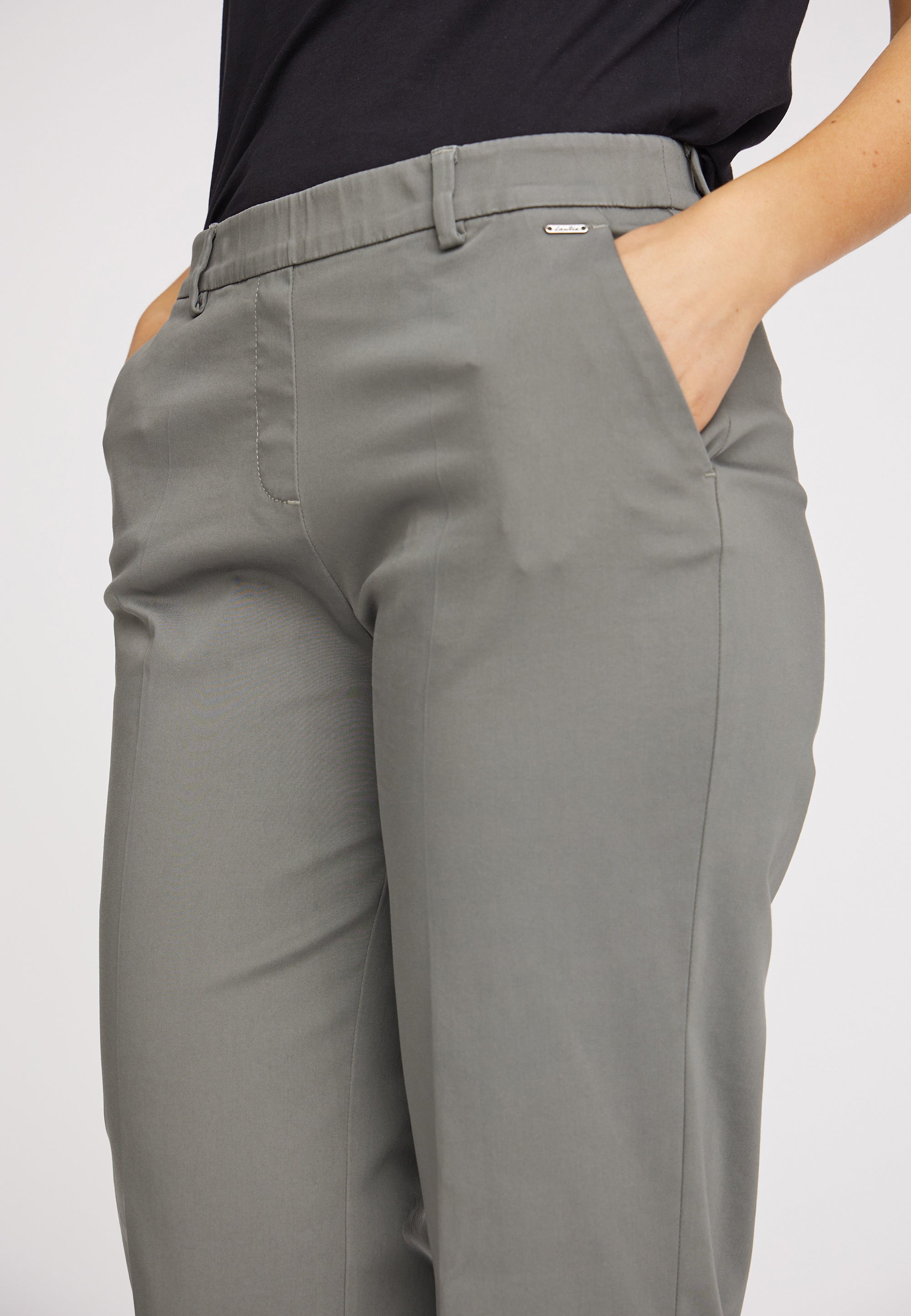 LAURIE Phoebe Loose - Medium Length Loose 54000 Dark Shadow