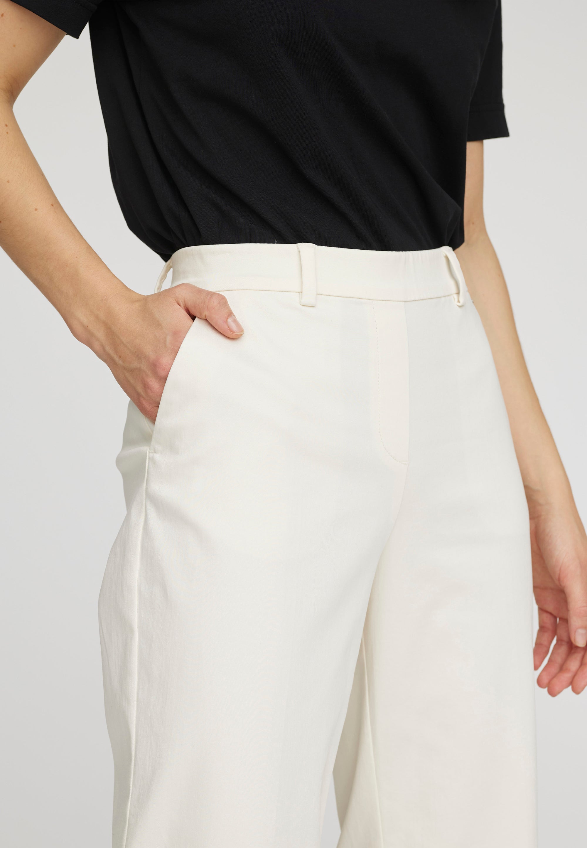 LAURIE Phoebe Loose Crop Loose 12000 Ivory