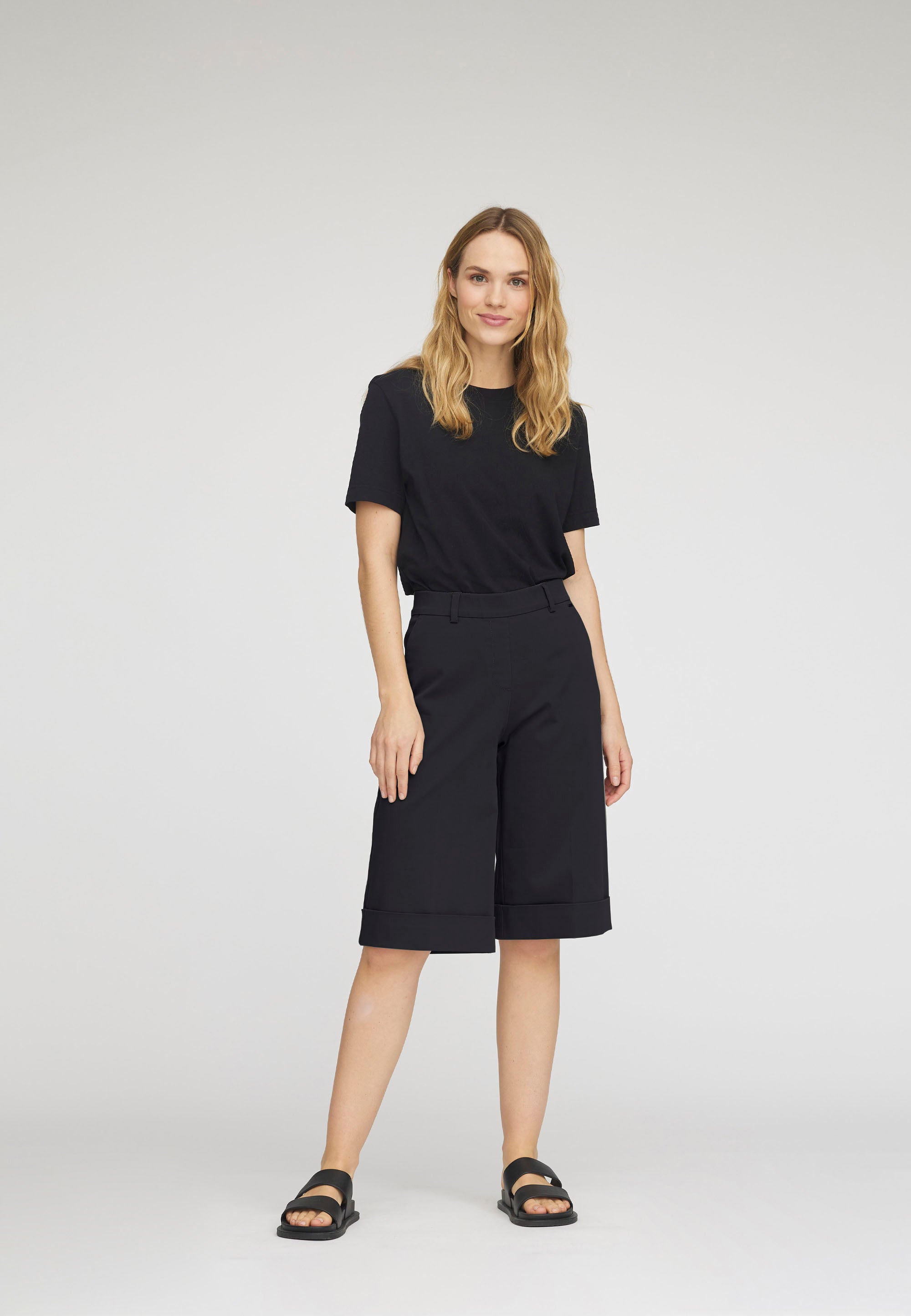 LAURIE Phoebe Turn-Up Loose Shorts Loose 99105 Black