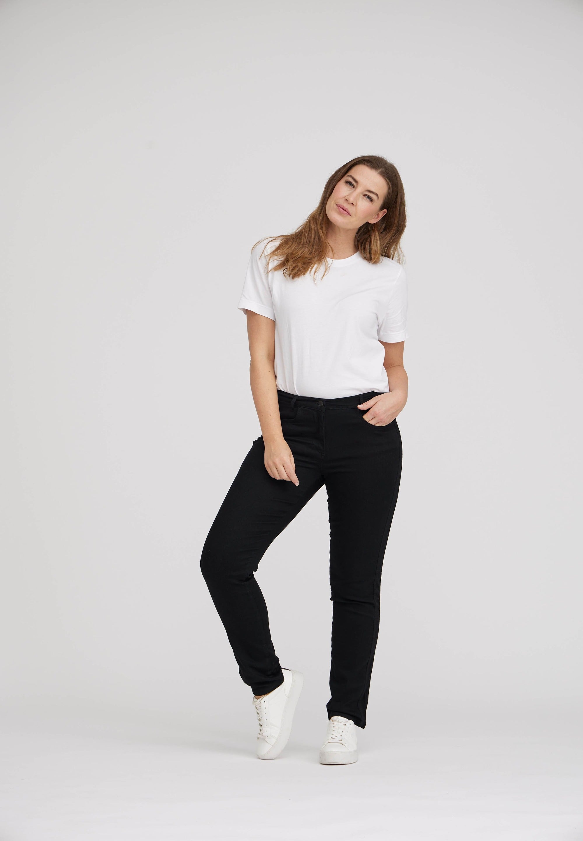LAURIE  Serene 5-pocket Regular - Medium Length Regular 99000 Black