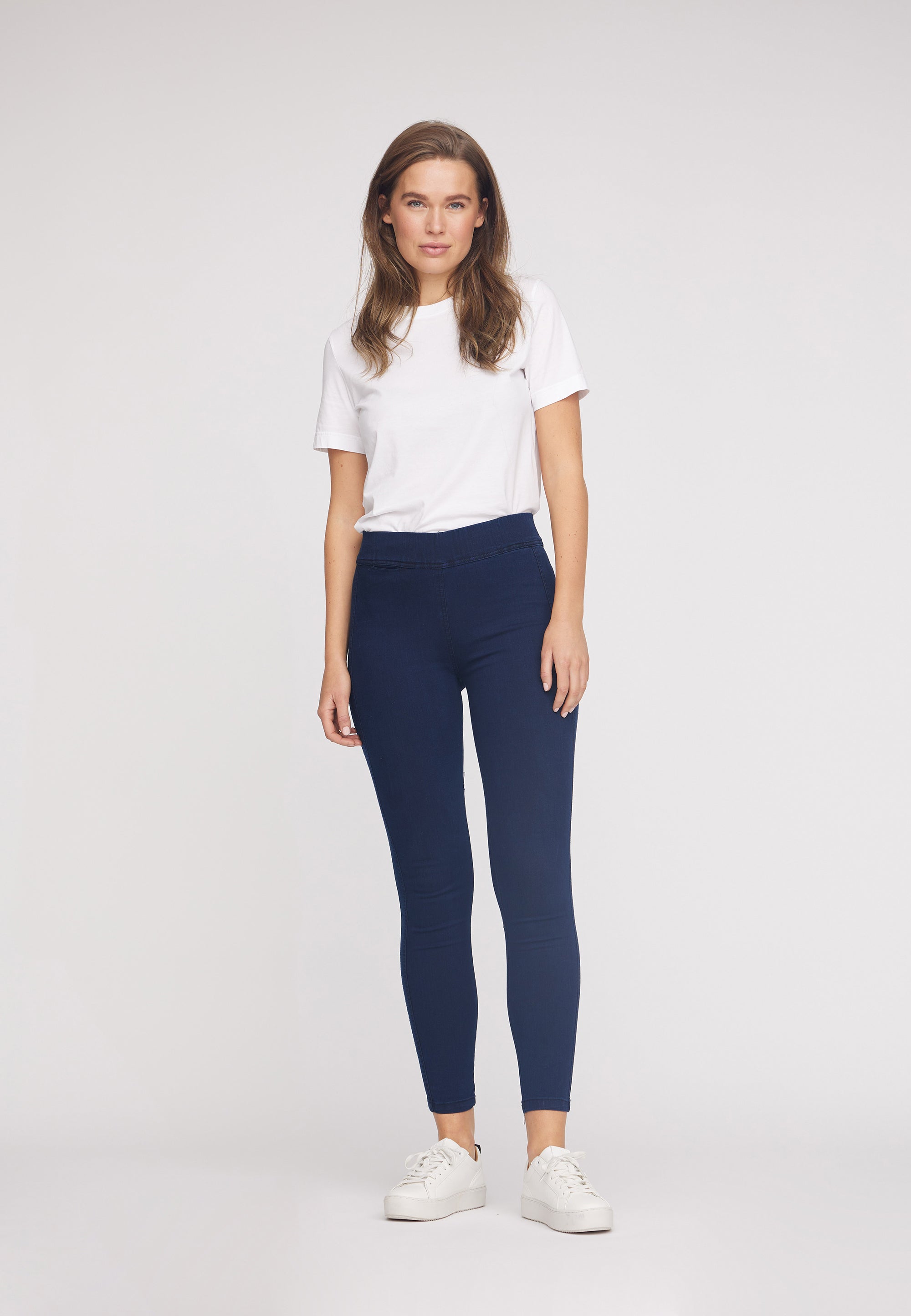 LAURIE  Serene Slim - Short Length Trousers SLIM 49520 Dark Blue Denim