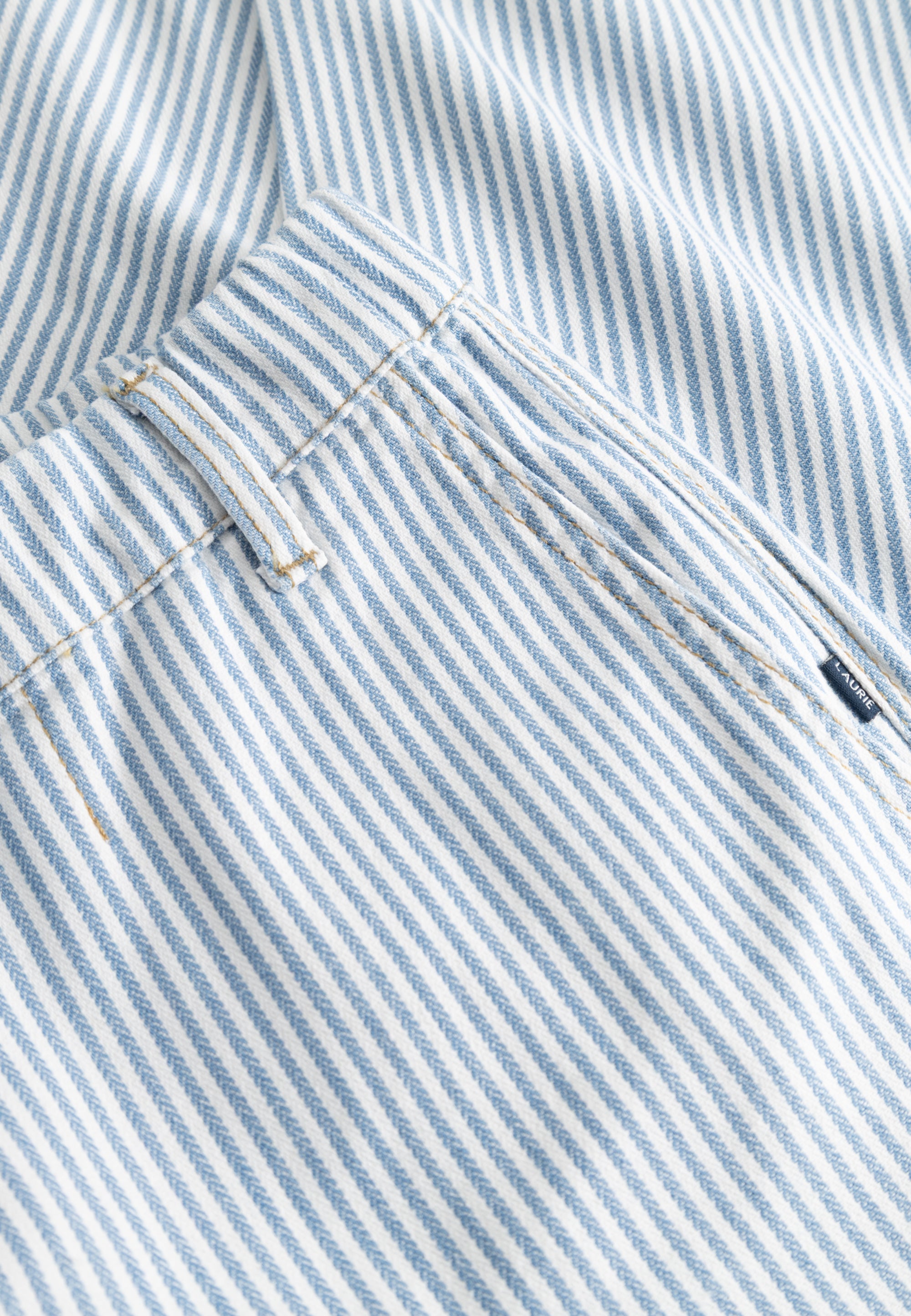 LAURIE Taylor Regular CL Regular 10044 White blue stripe