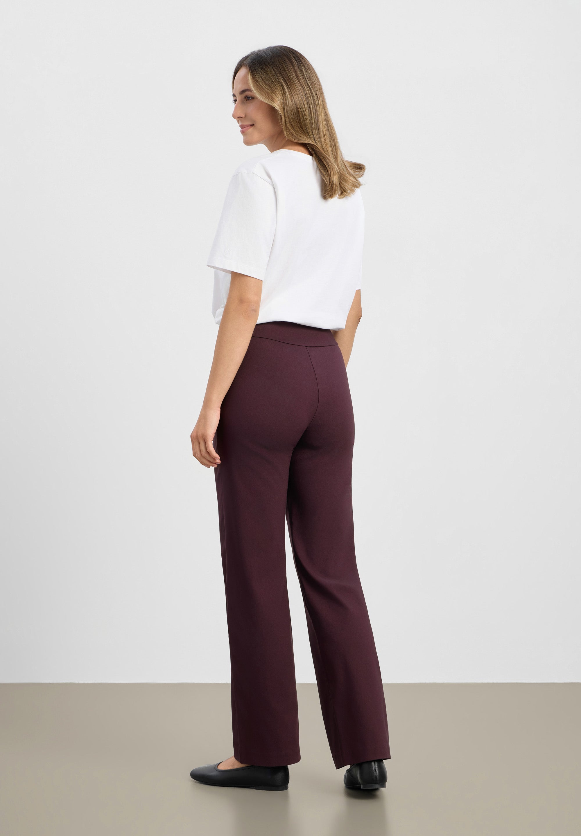 LAURIE Thea Straight - Medium Length Straight 68000 Dark Plum