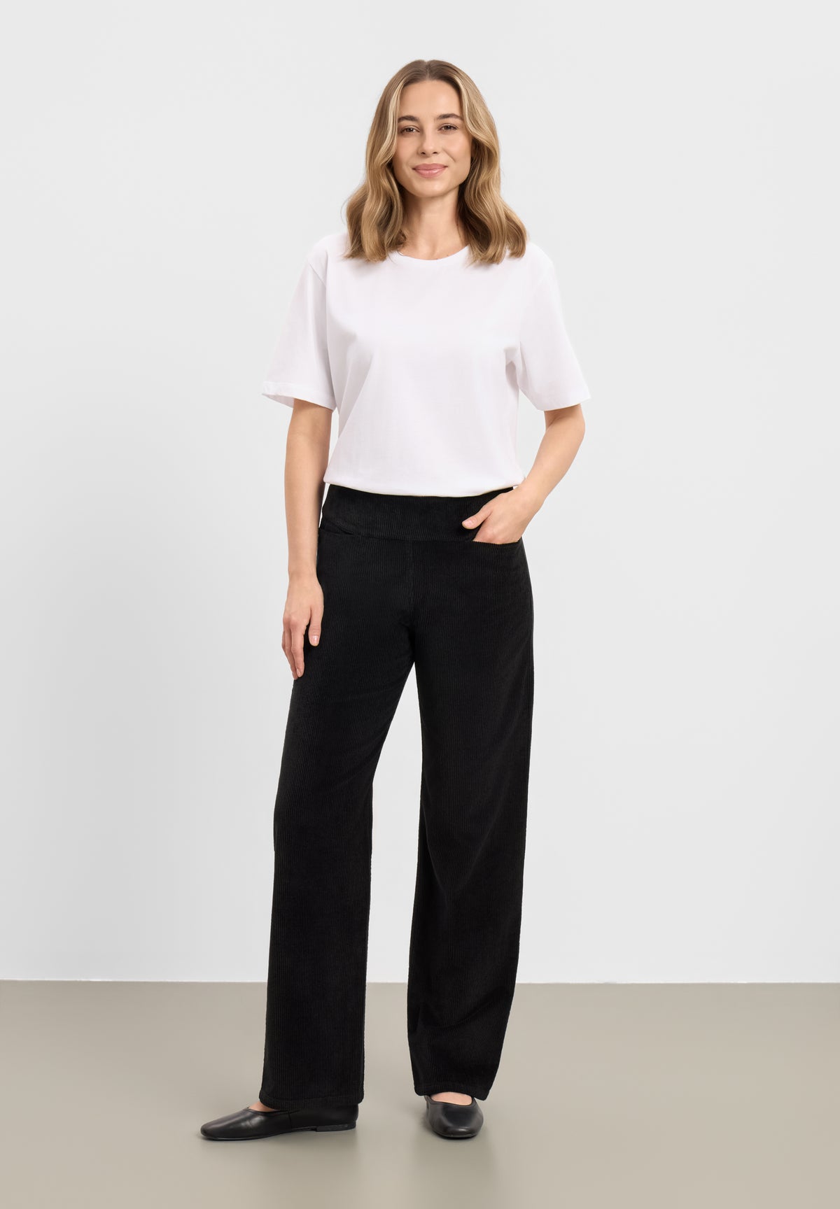 LAURIE Thea Straight Fløjl - Medium Length Straight 99000 Black