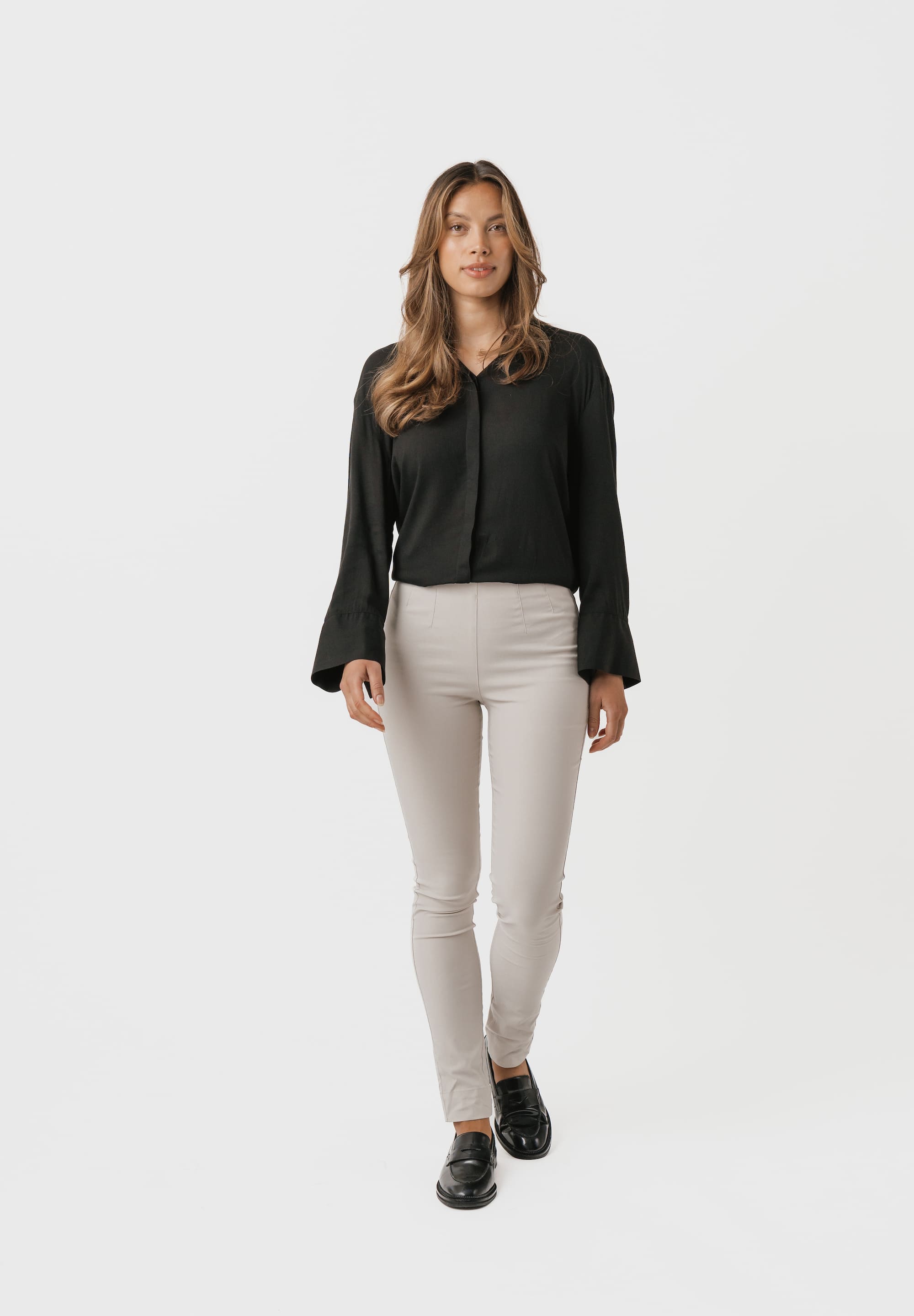 LAURIE Vicky Slim - Medium Length Trousers SLIM 25137 Grey Sand