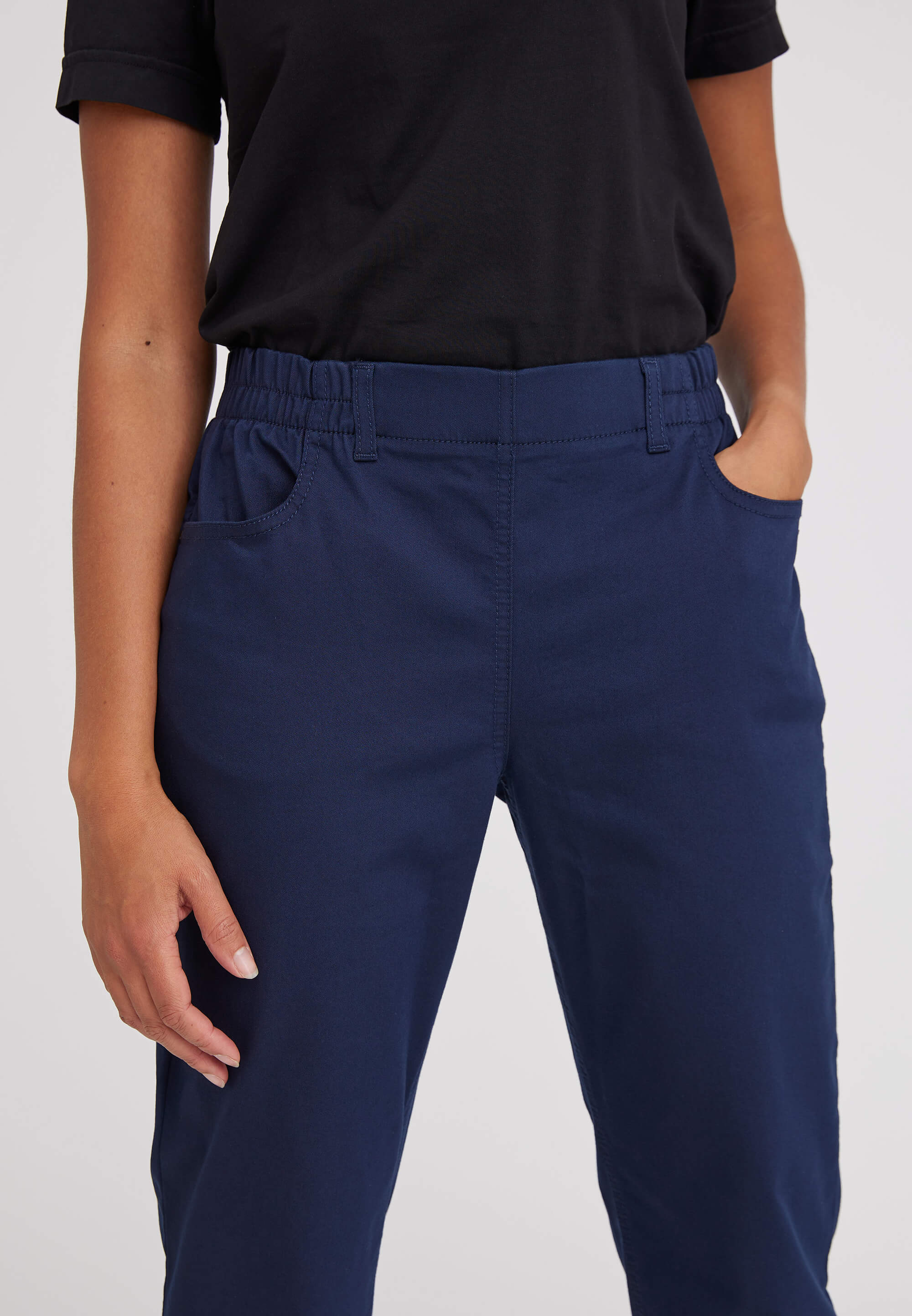 LAURIE  Violet Relaxed - Medium Length Trousers RELAXED 49000 Navy