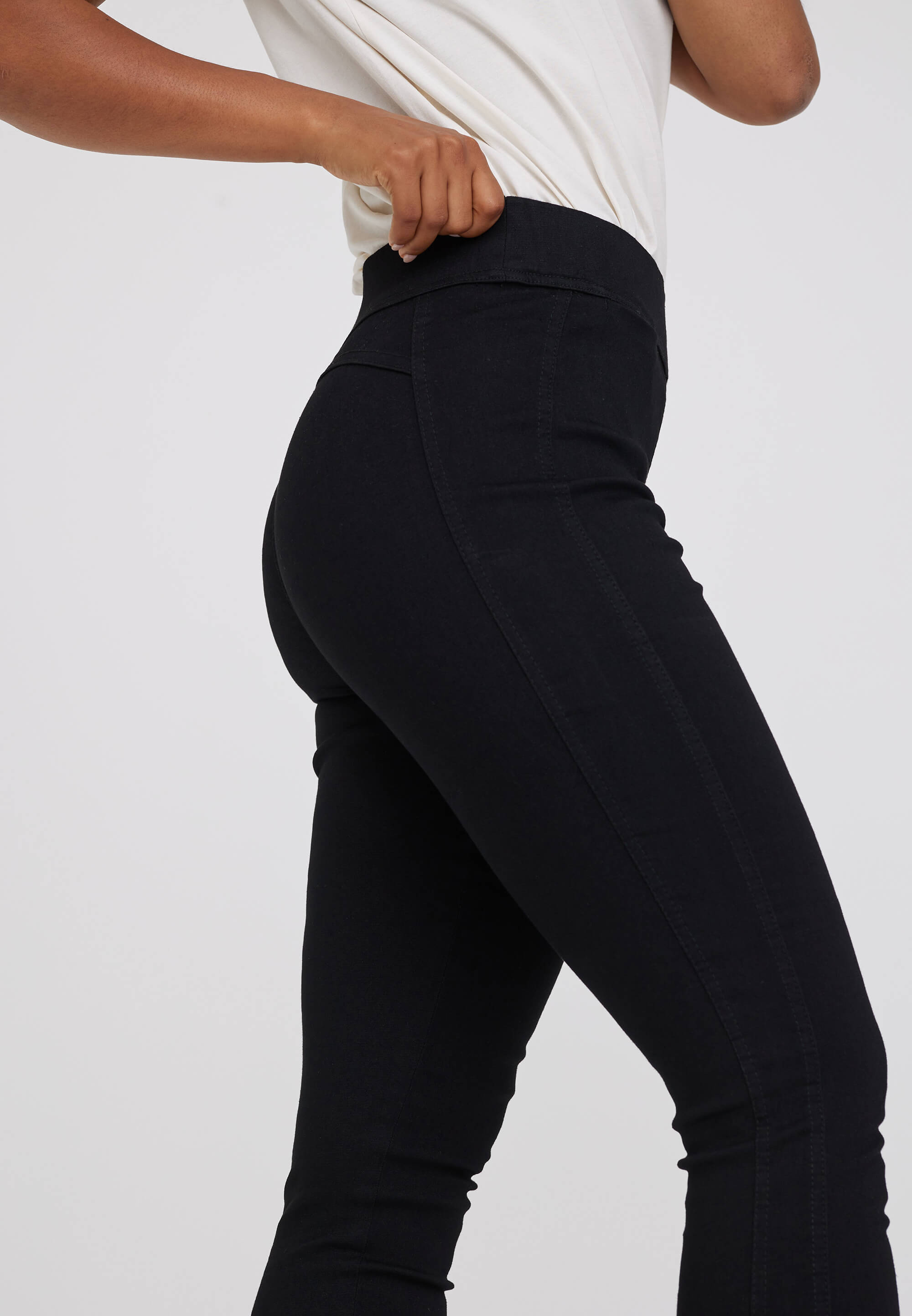 LAURIE  Serene Slim - Short Length Trousers SLIM 99000 Black